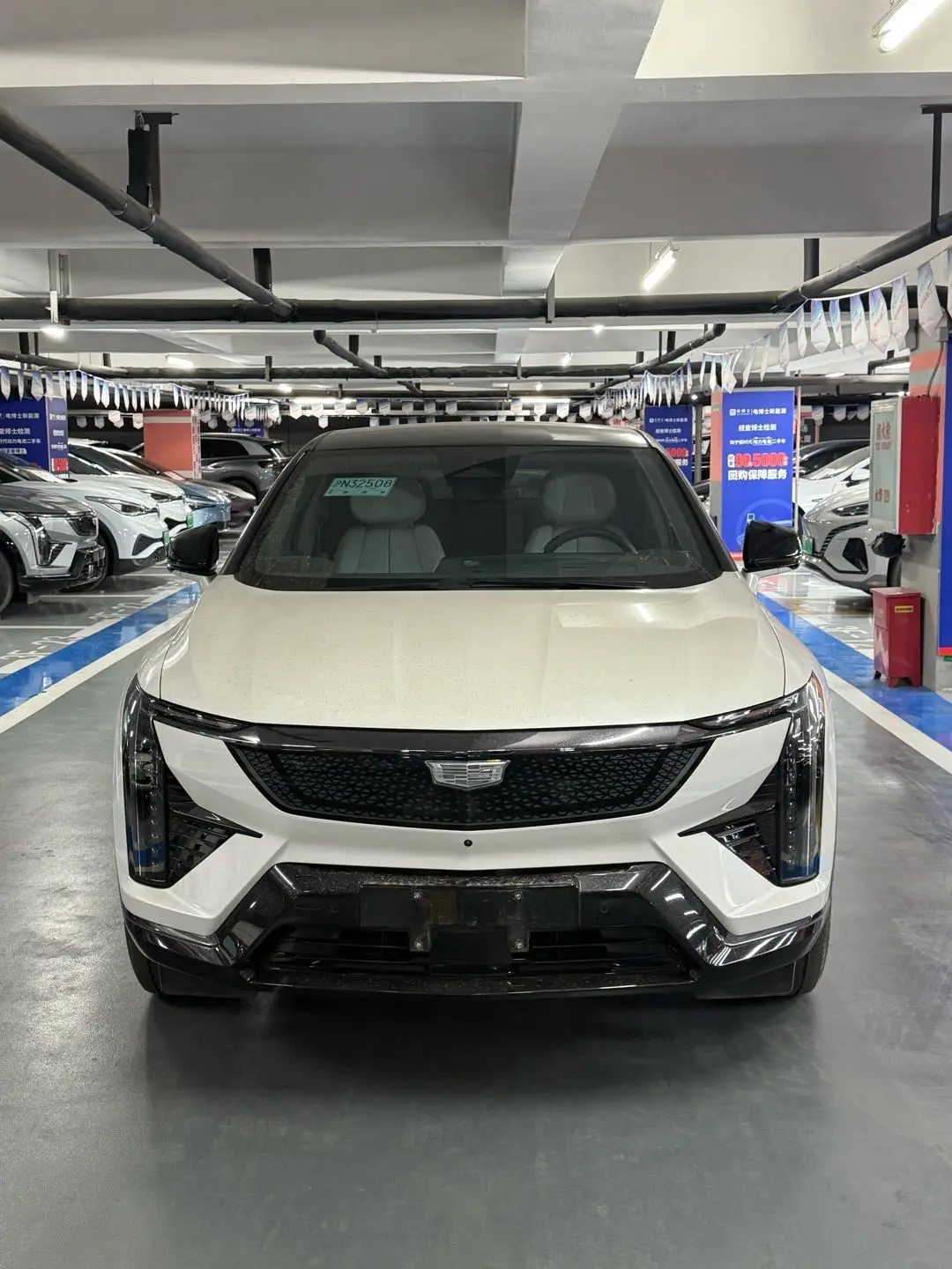 Cadillac IQ Aoge  из Китая
