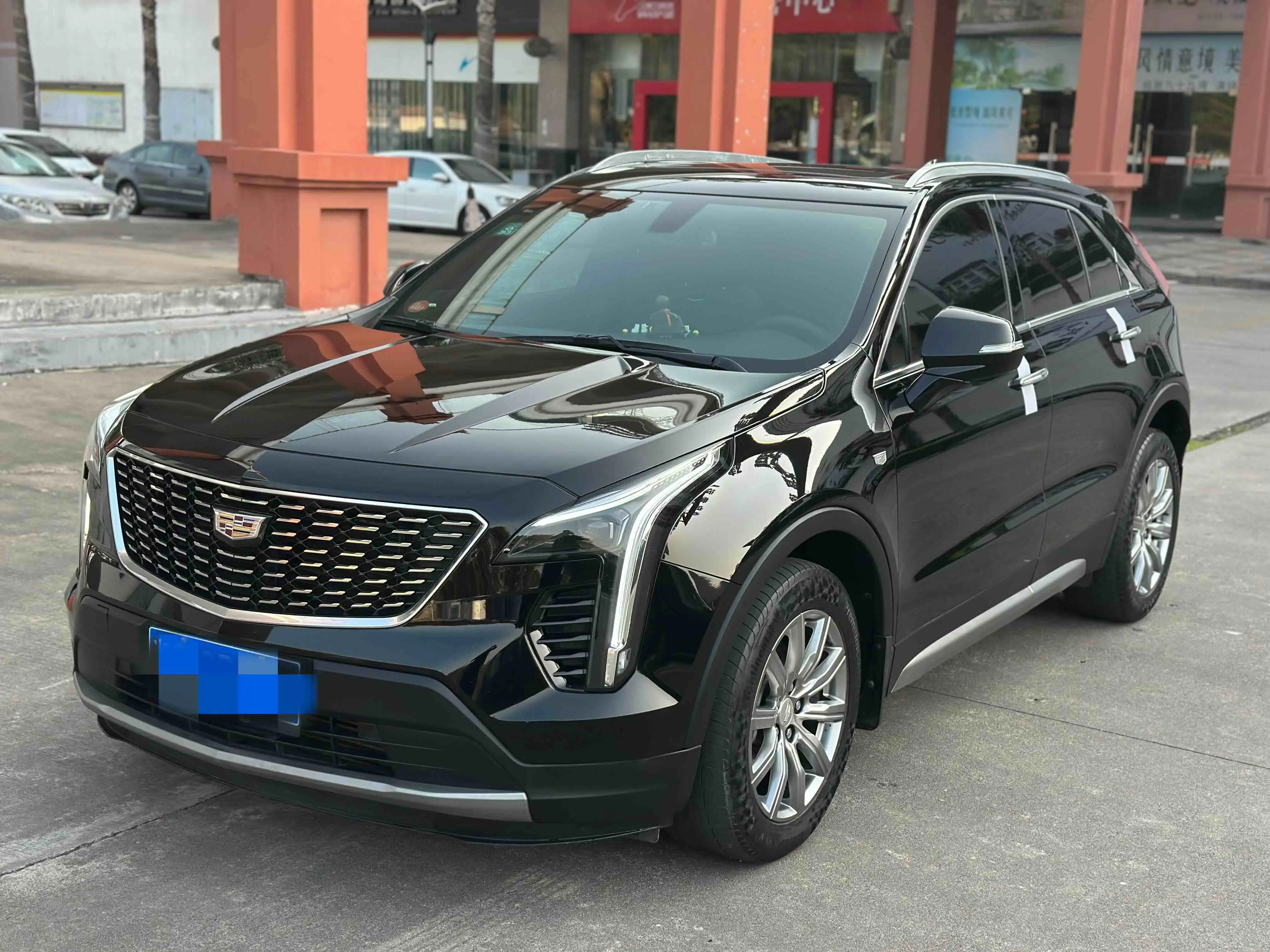 Cadillac XT4  из Китая