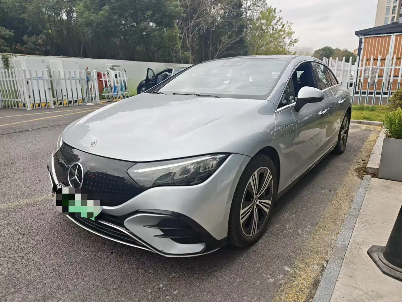 Mercedes-Benz EQE  из Китая