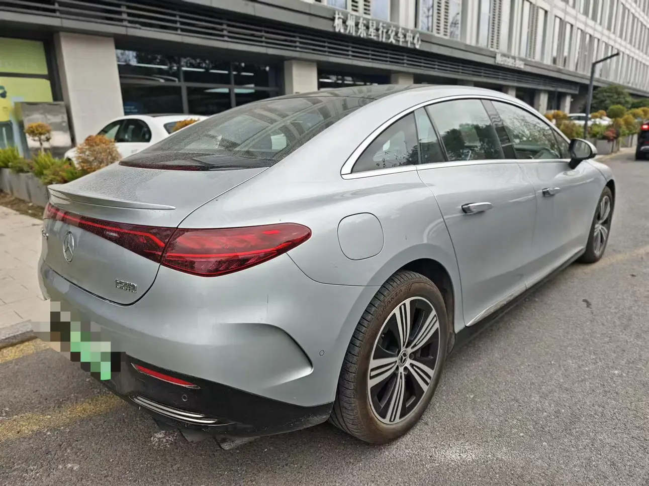 Mercedes-Benz EQE  из Китая