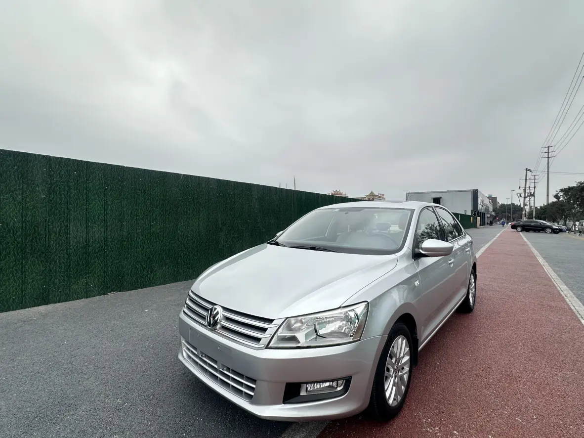 Volkswagen Santana  из Китая