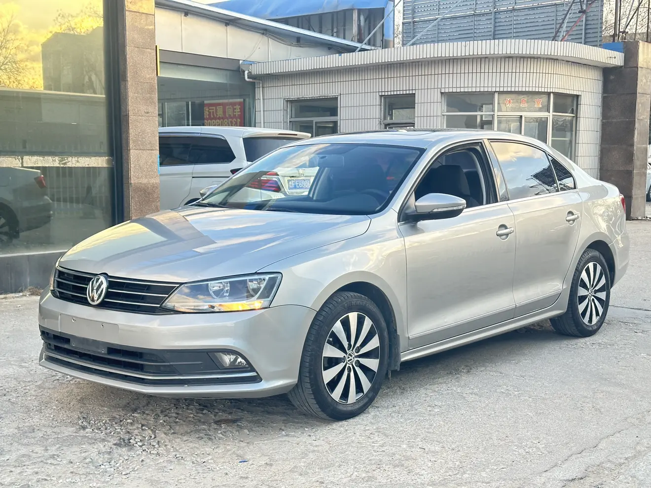 Volkswagen Sagitar  из Китая