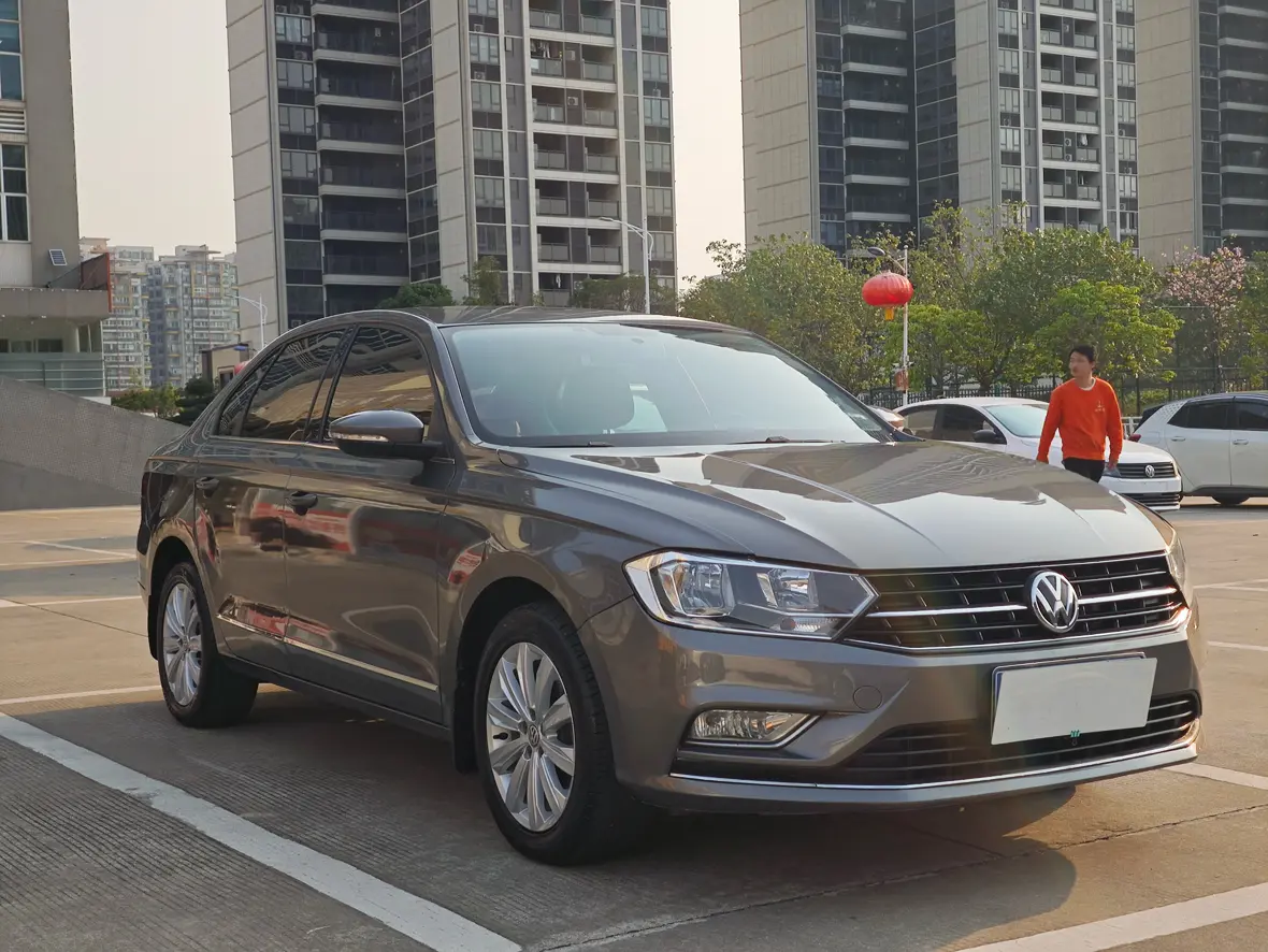 Volkswagen Bora  из Китая