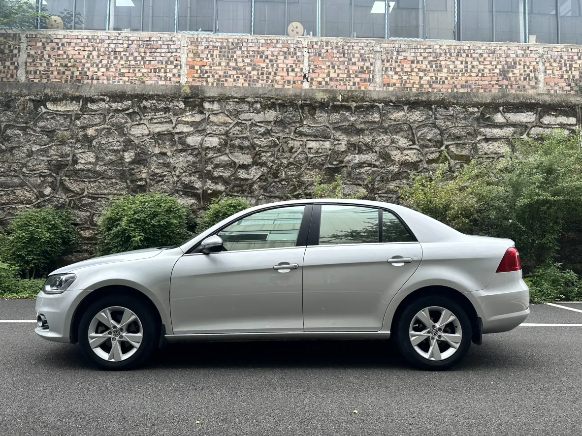 Volkswagen Bora  из Китая