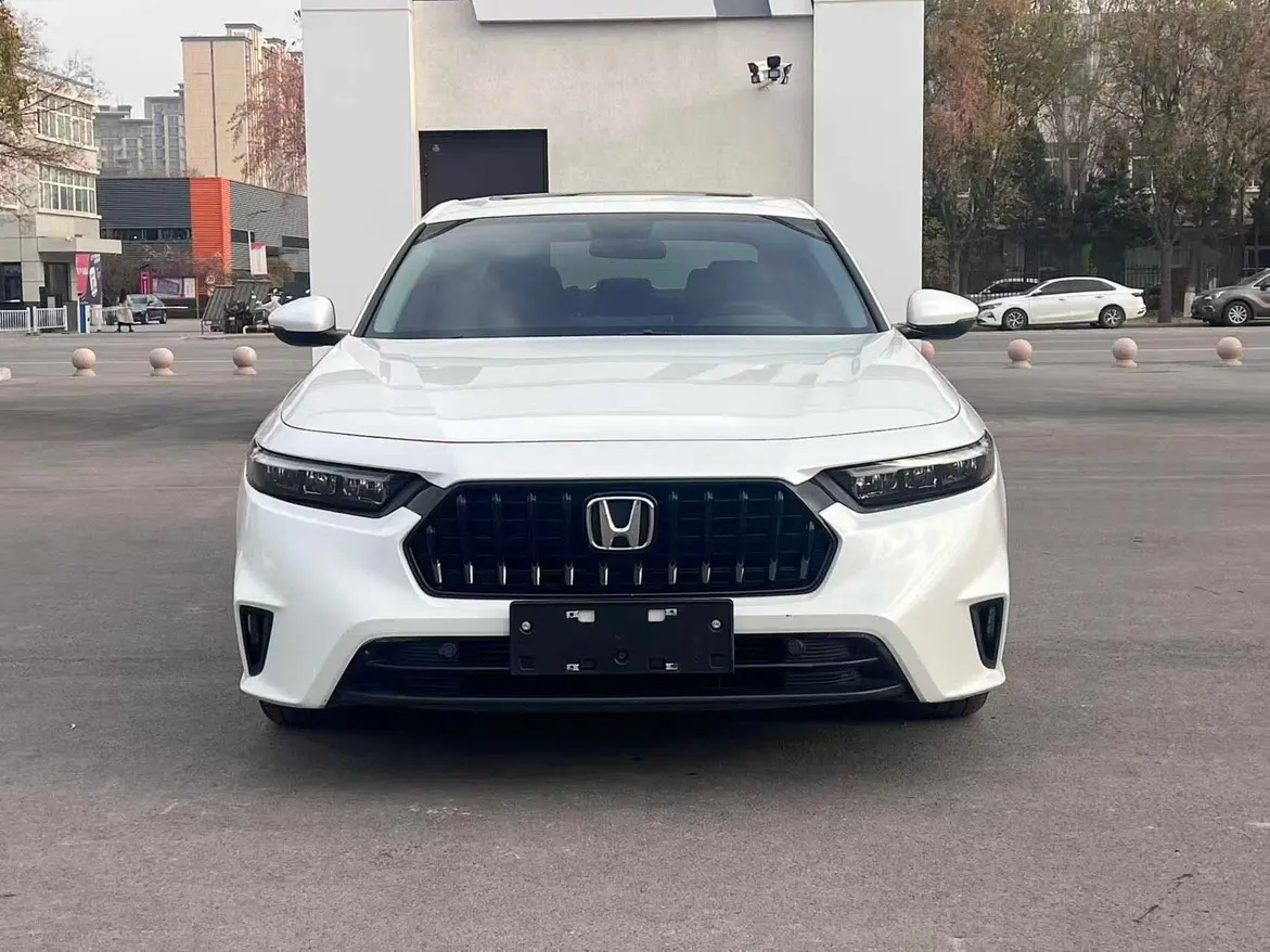 Honda Inspire (Yingshipai)  из Китая