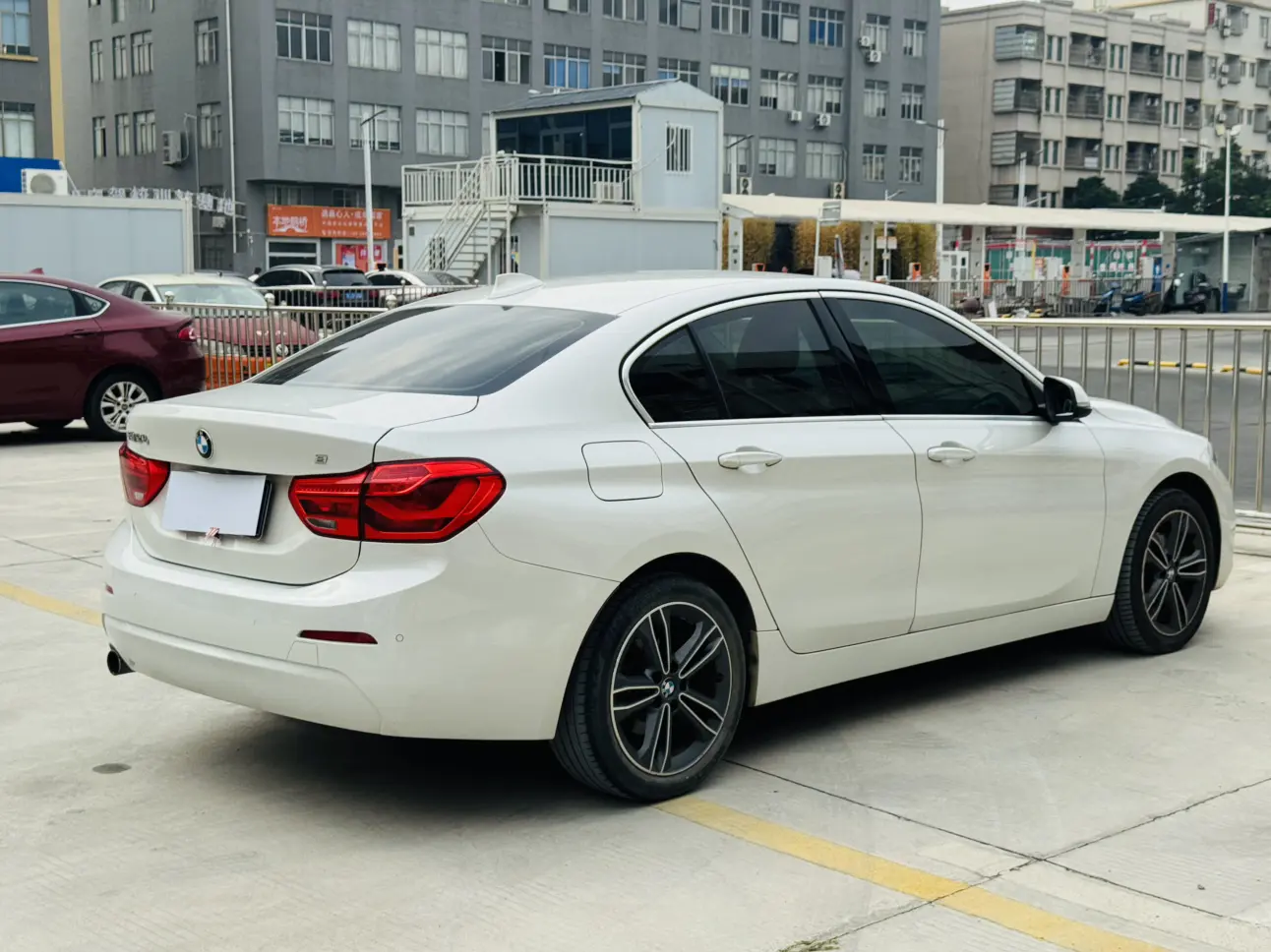 BMW 1 Series  из Китая