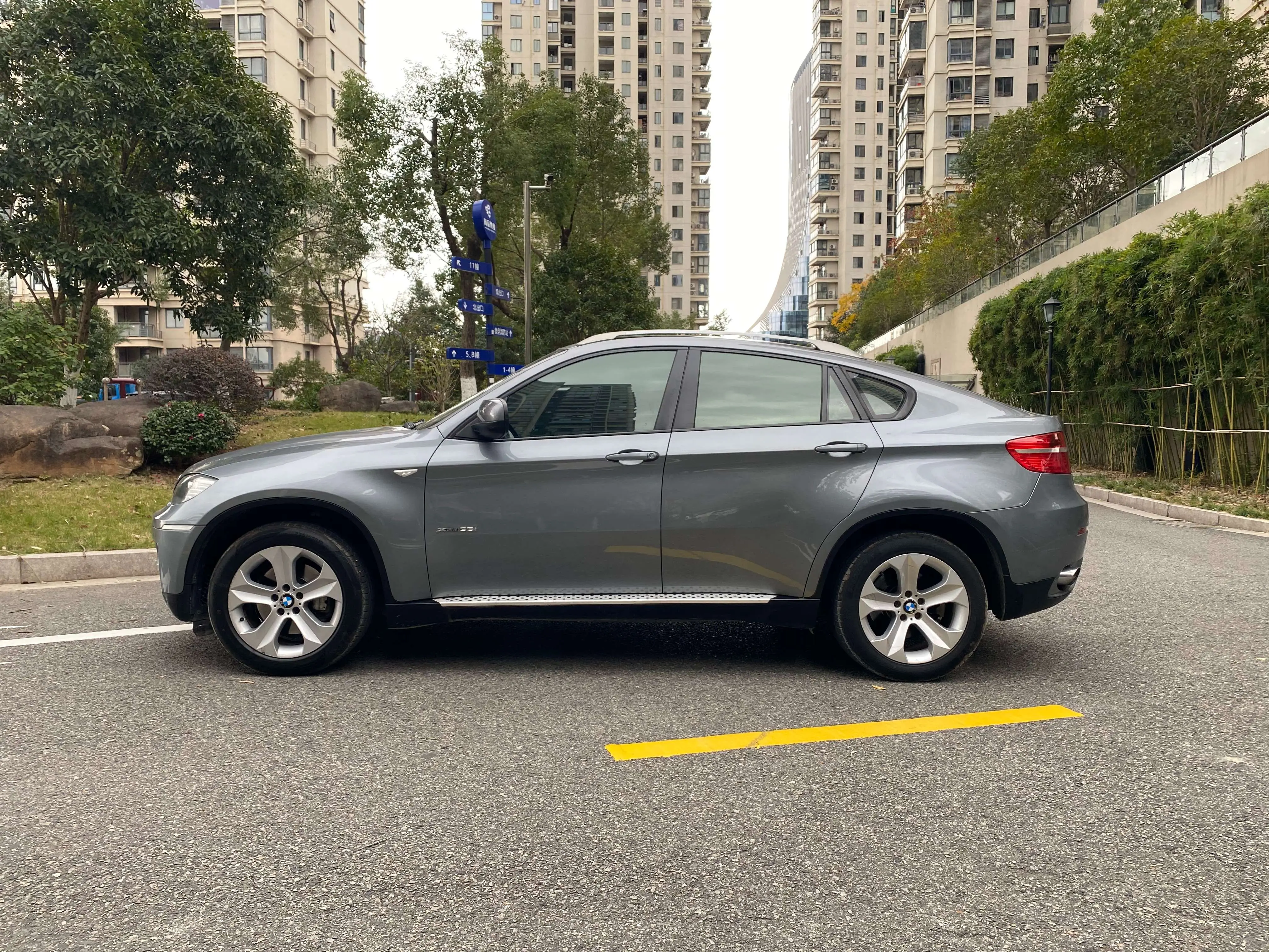 BMW X6  из Китая