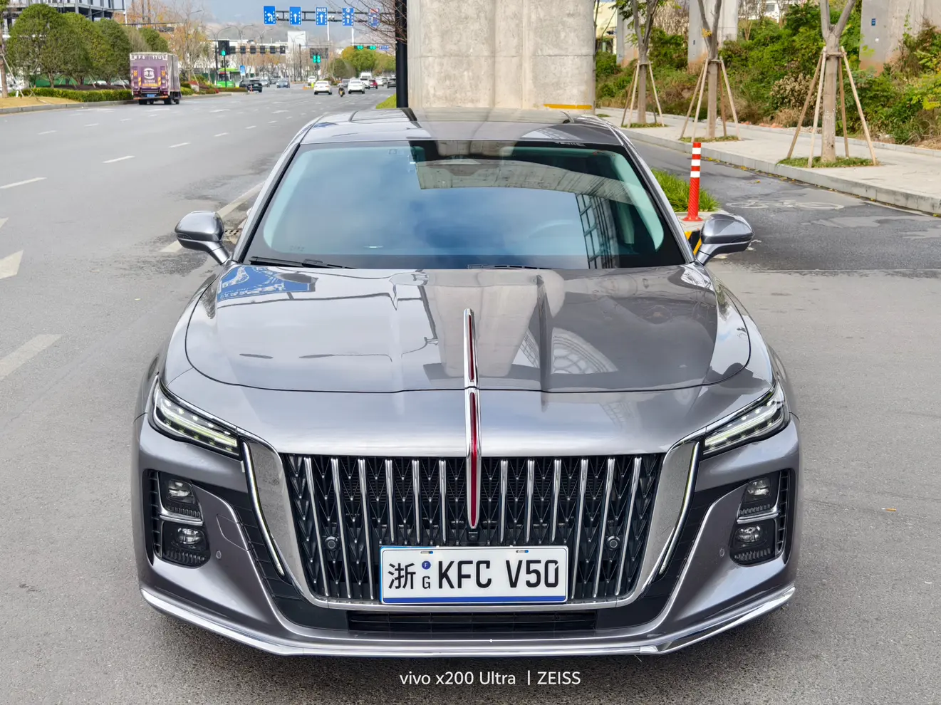 Hongqi H5  из Китая