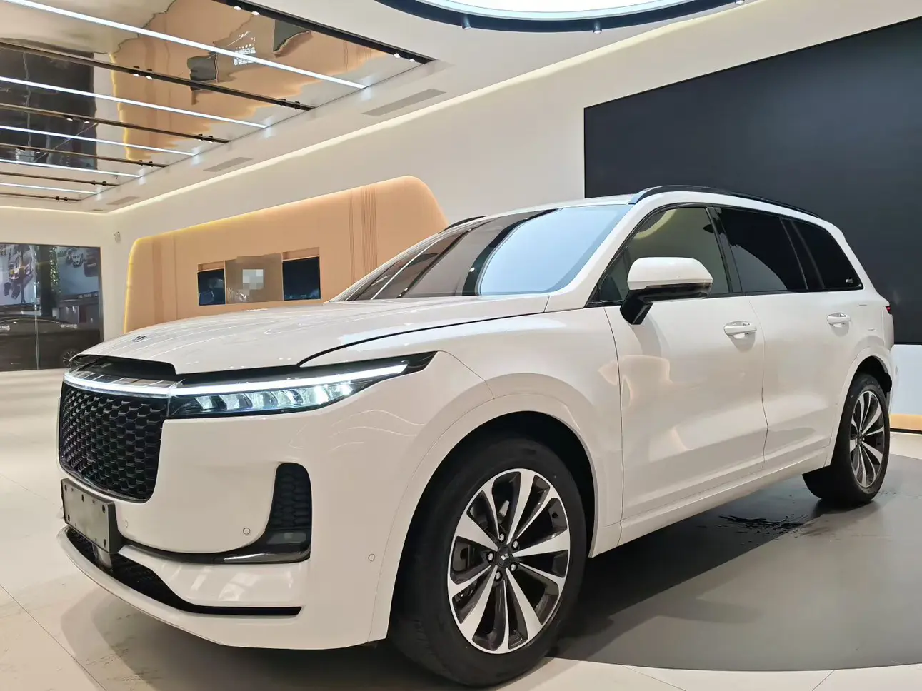 Li ONE (Ideal ONE)  из Китая