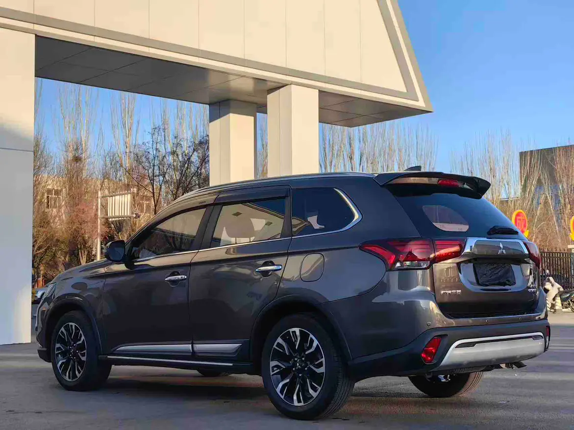 Mitsubishi Outlander  из Китая