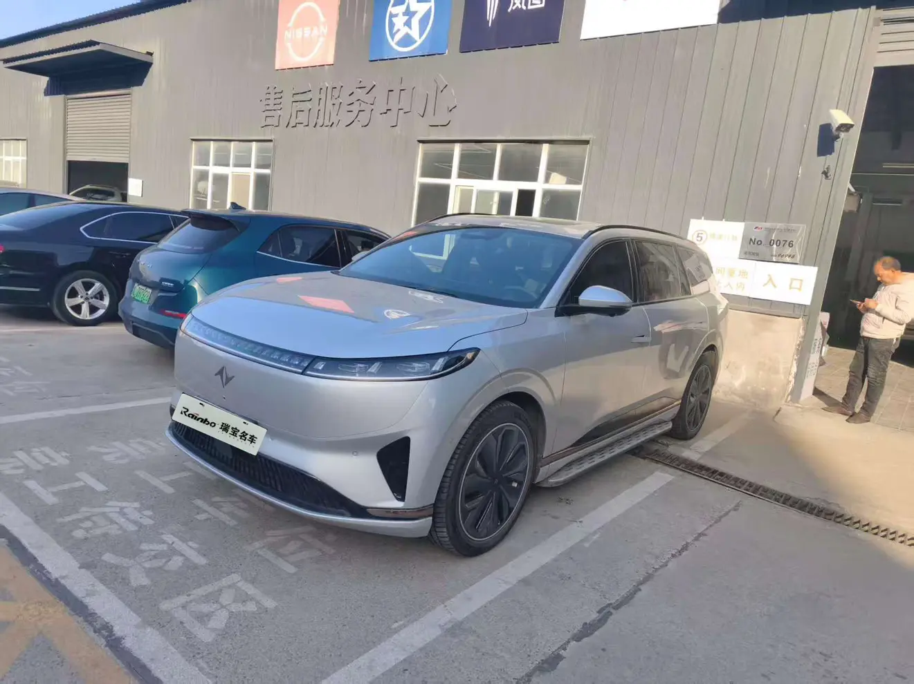 Dongfeng Eπ008  из Китая