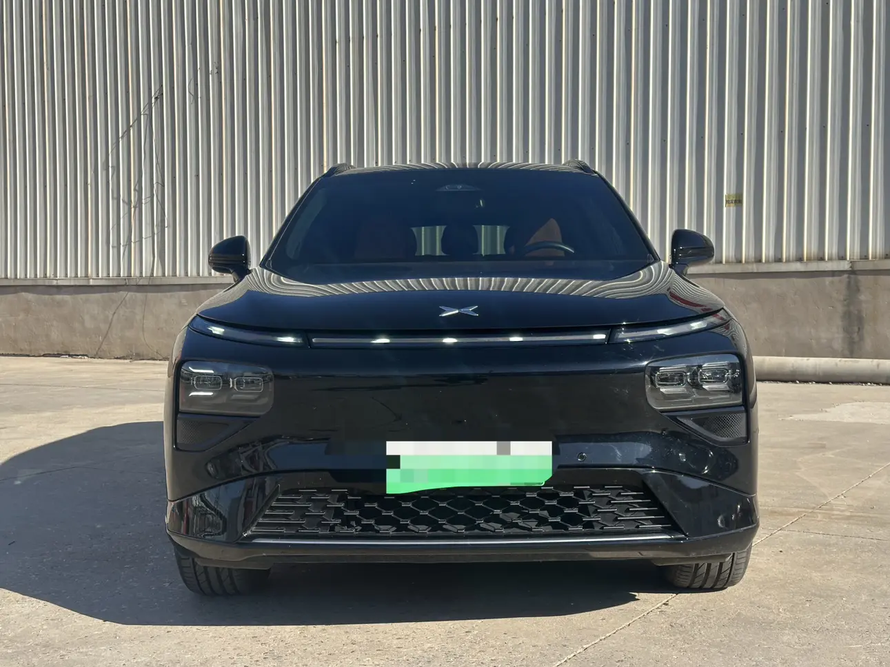 Xpeng G9  из Китая