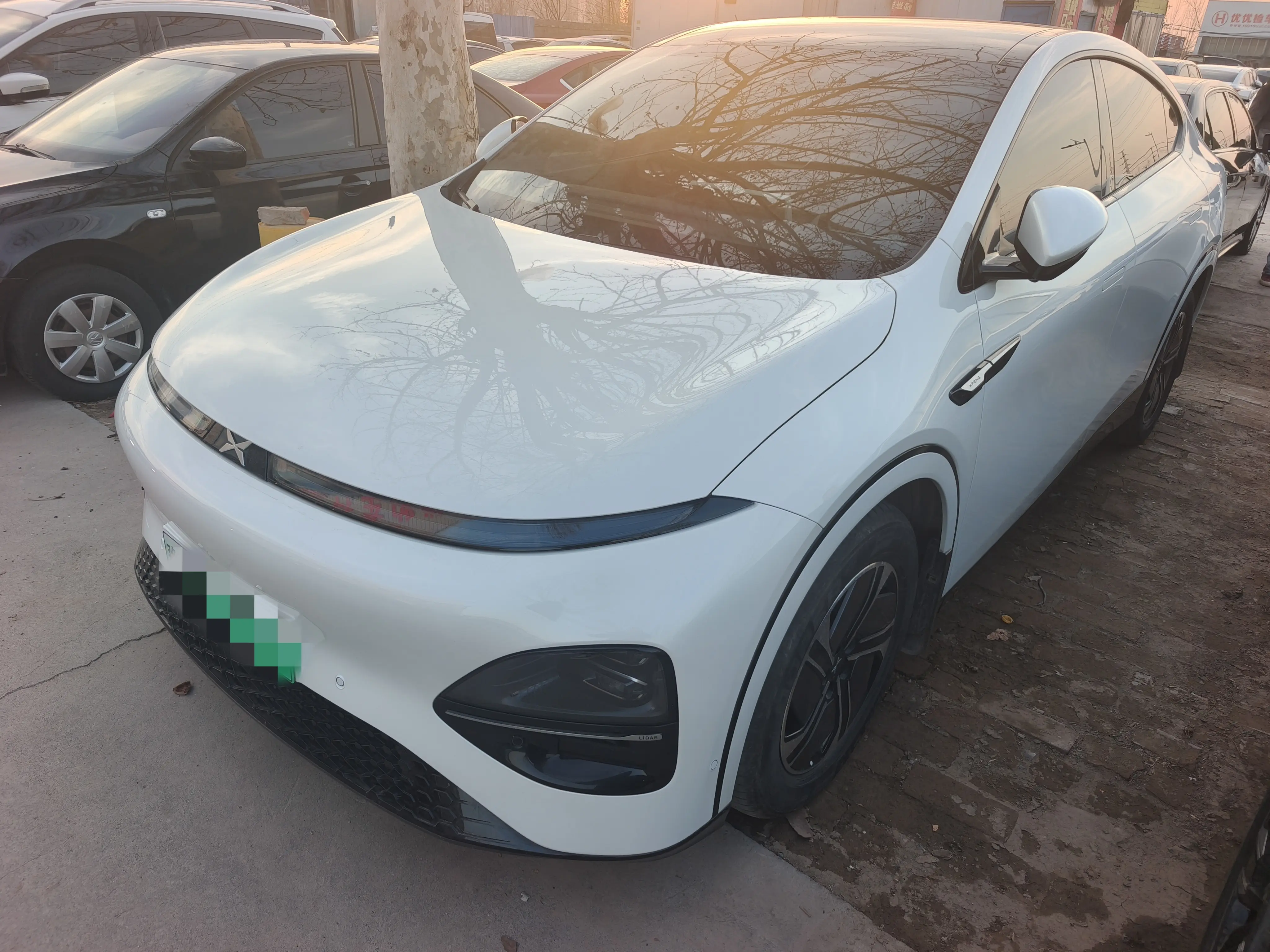 Xpeng G6  из Китая