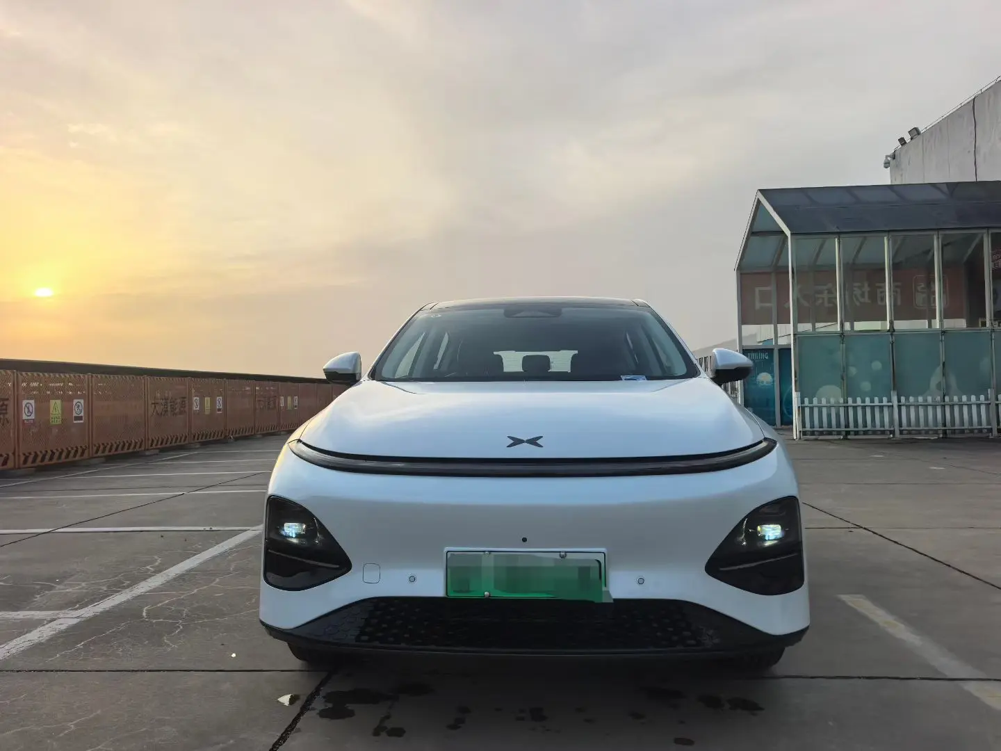 Xpeng G6  из Китая