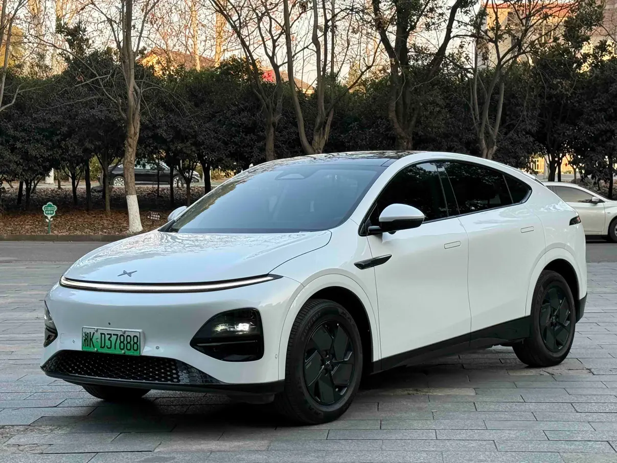 Xpeng G6  из Китая