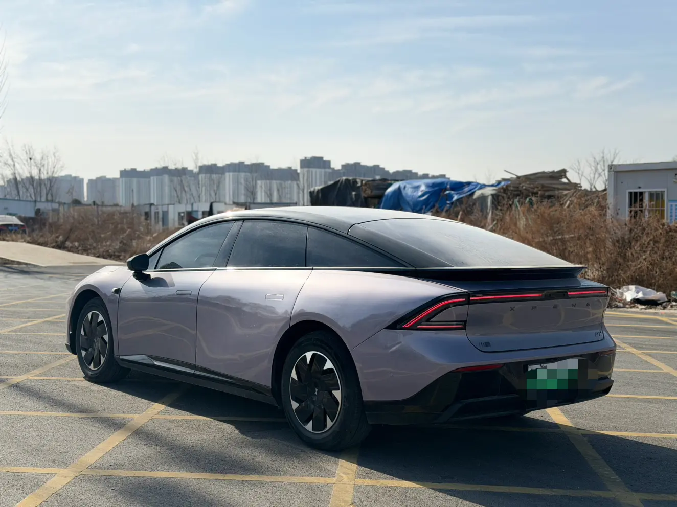 Xpeng P7+  из Китая