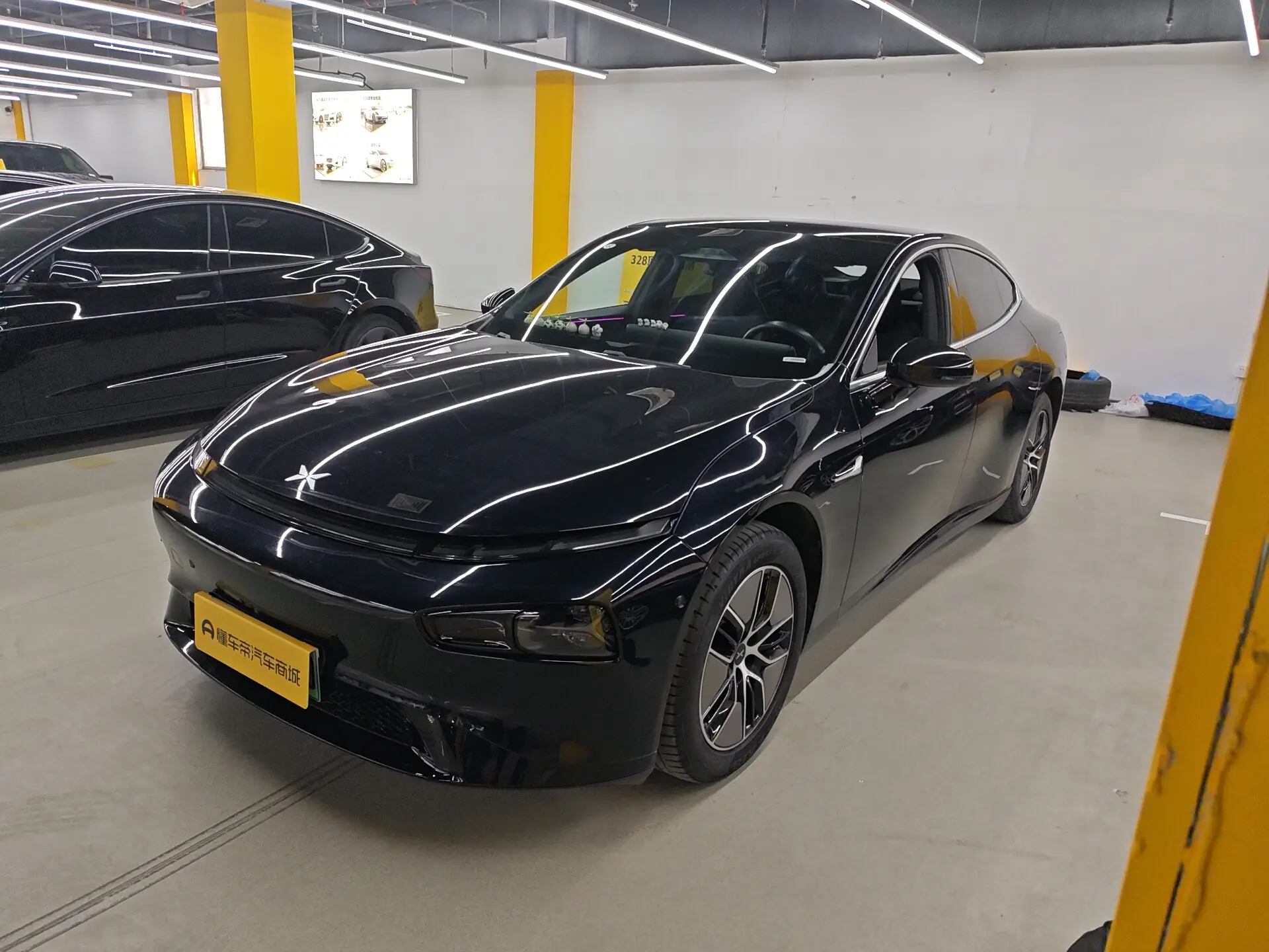 Xpeng P7  из Китая