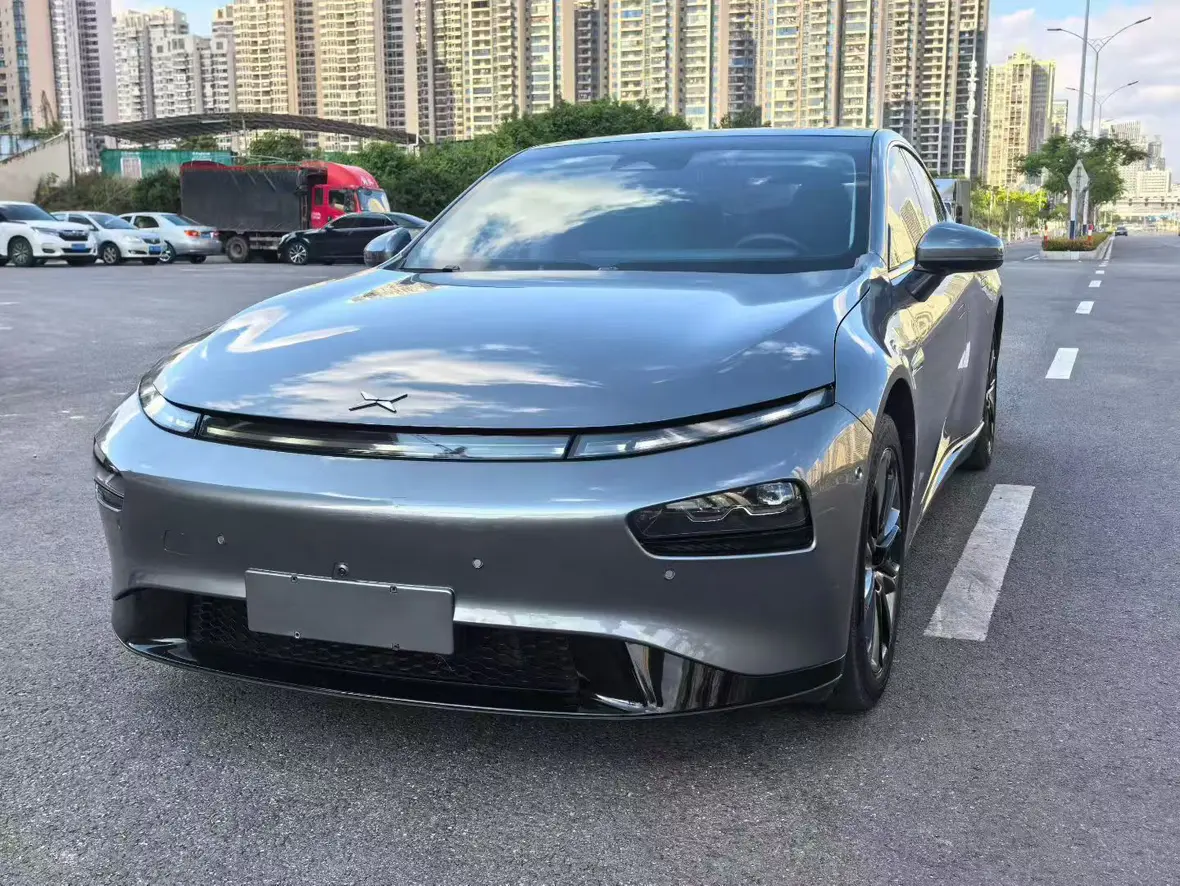 Xpeng P7  из Китая