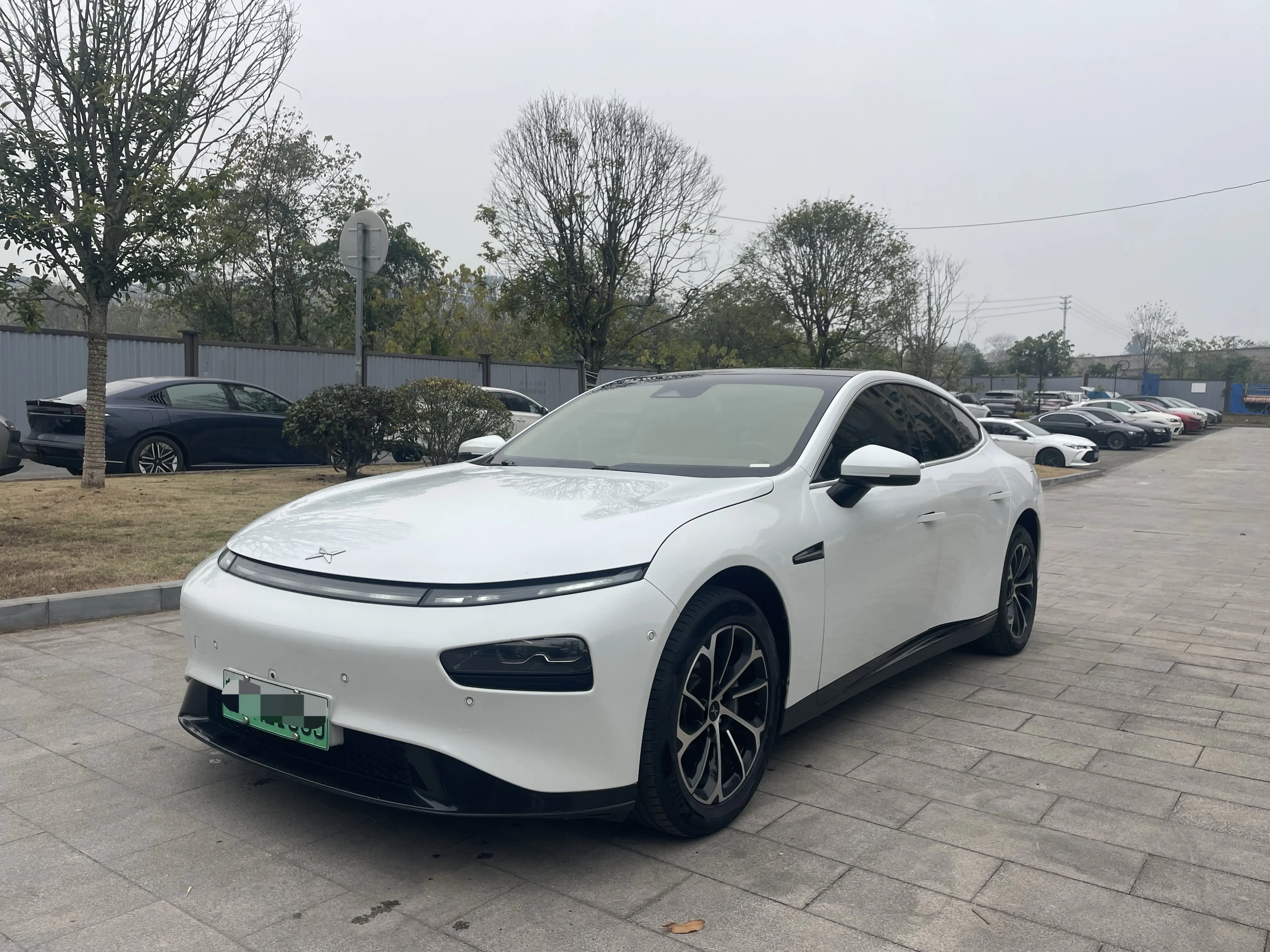 Xpeng P7  из Китая