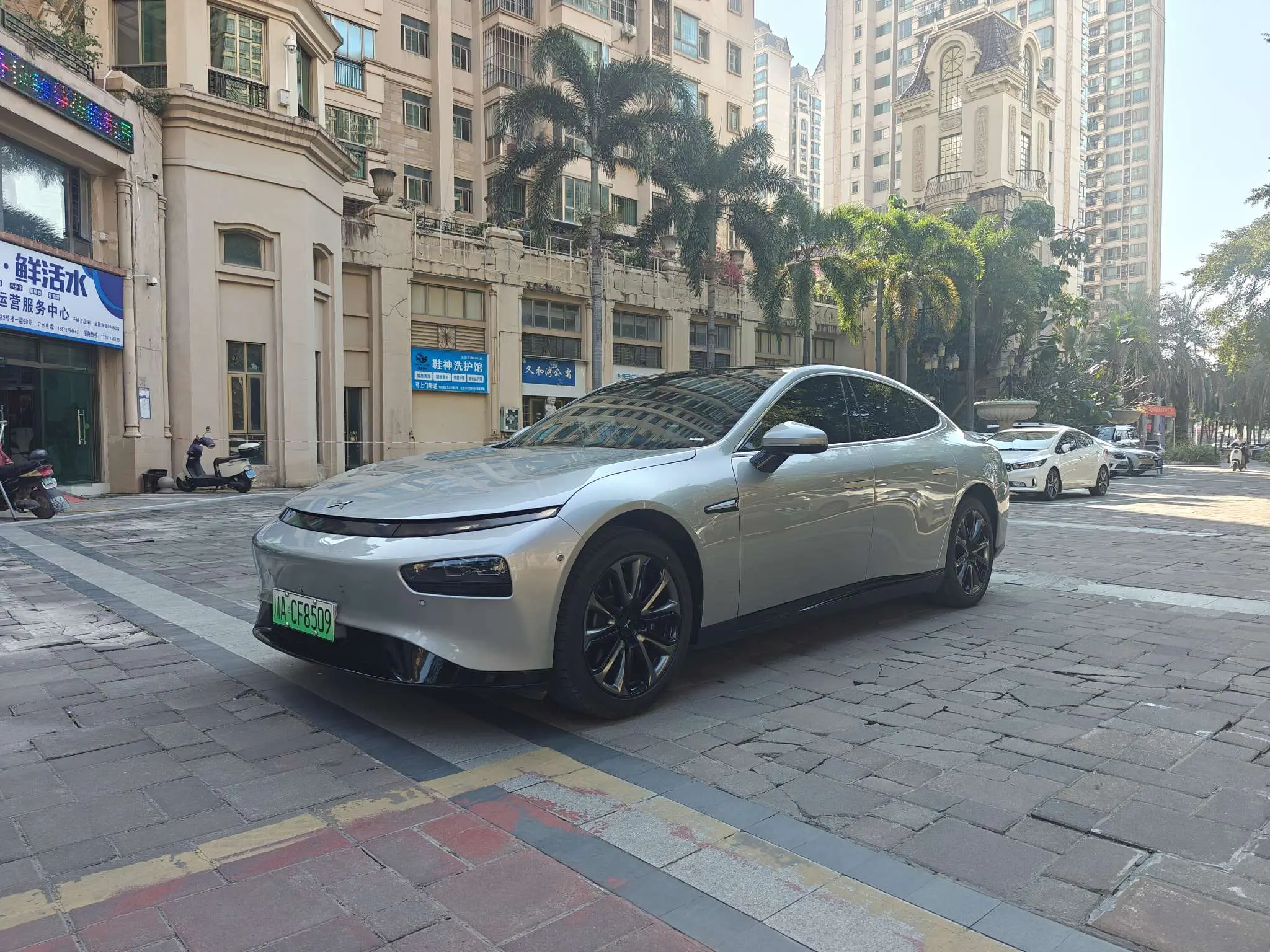 Xpeng P7  из Китая