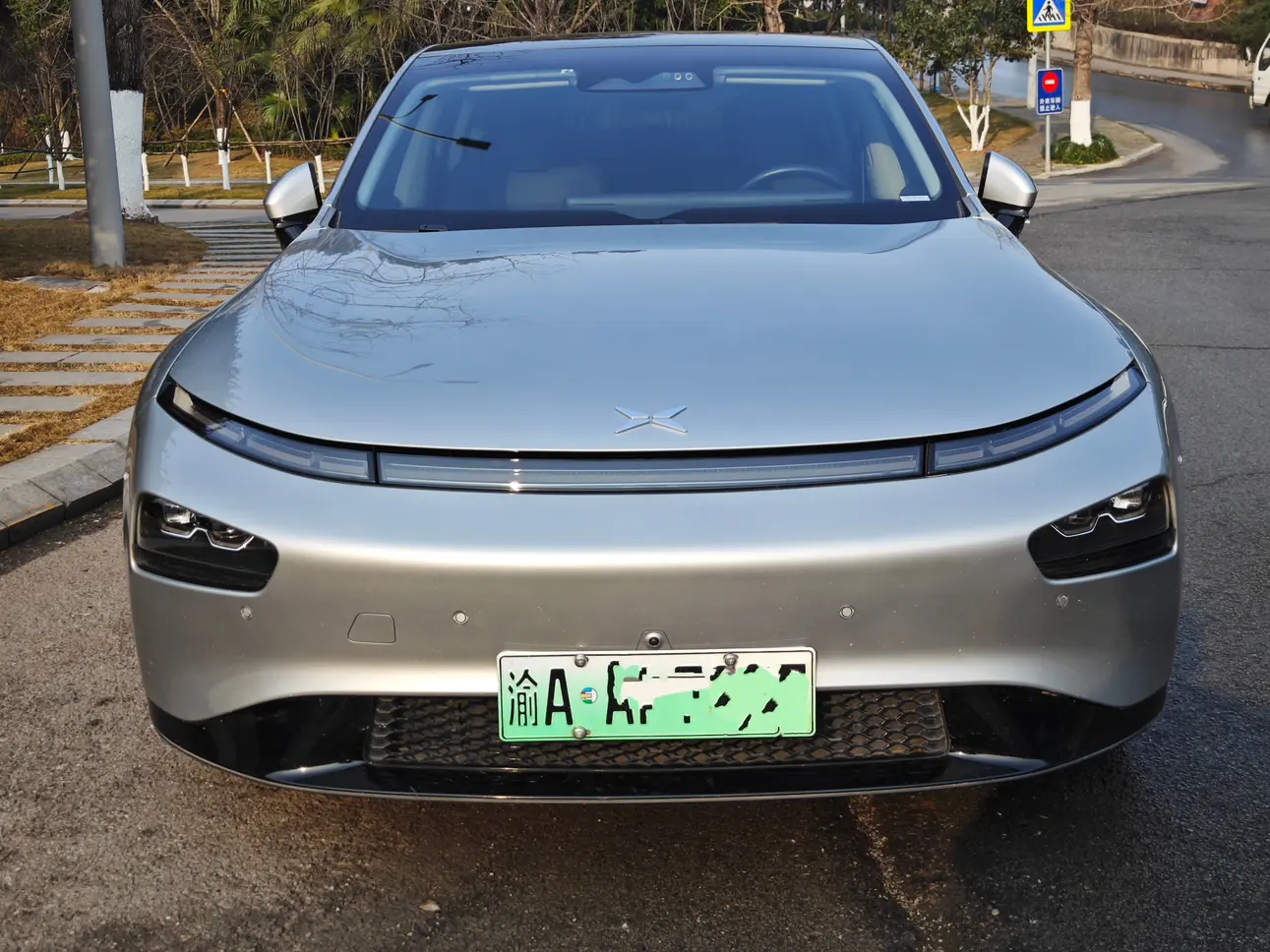 Xpeng P7  из Китая