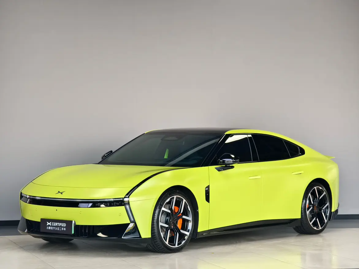 Xpeng P7  из Китая