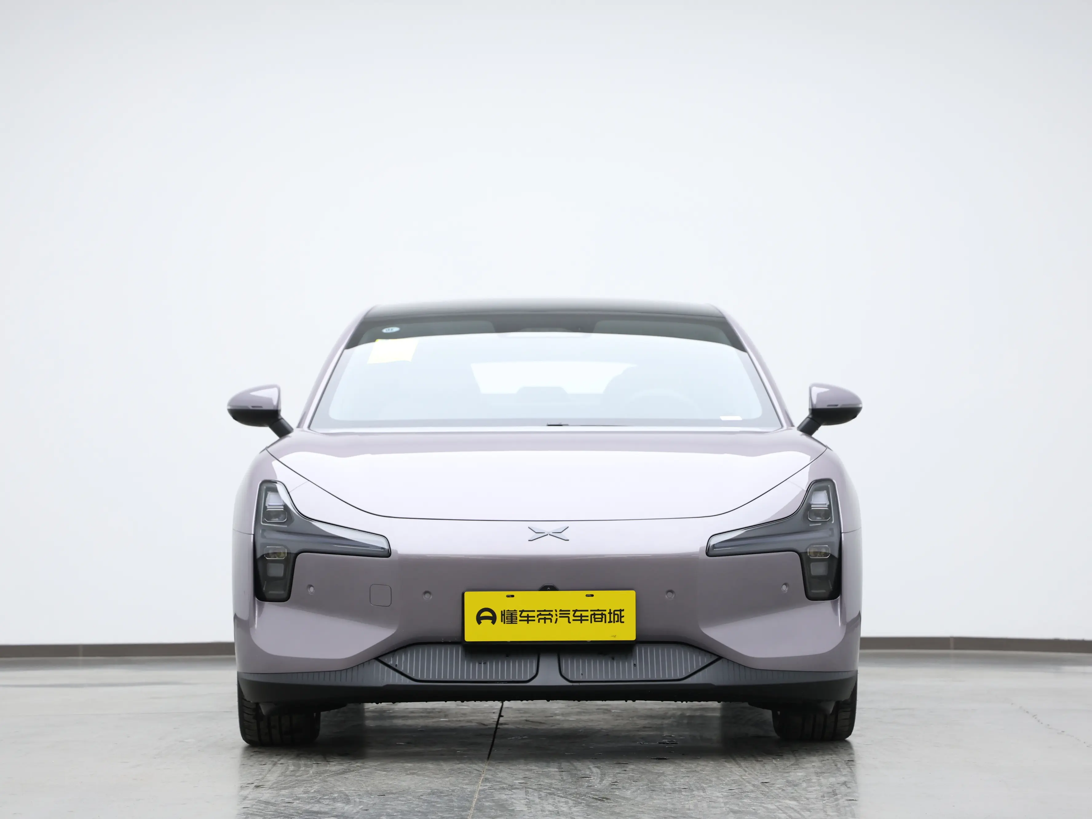 Xpeng Xiaopeng MONA M03  из Китая