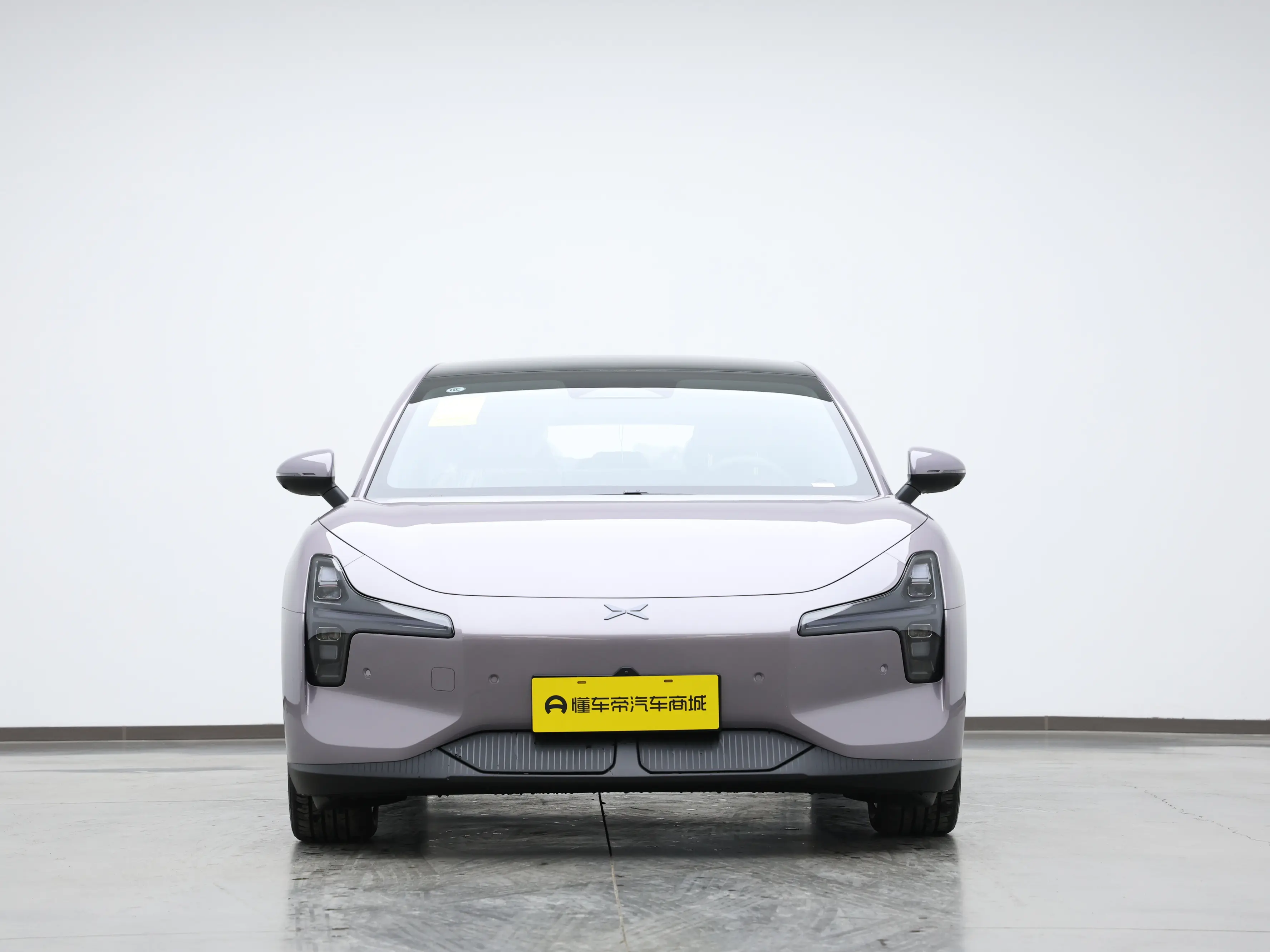 Xpeng Xiaopeng MONA M03  из Китая