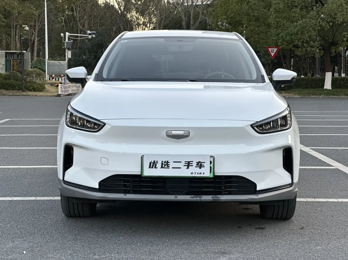 Geely Geometry C  из Китая