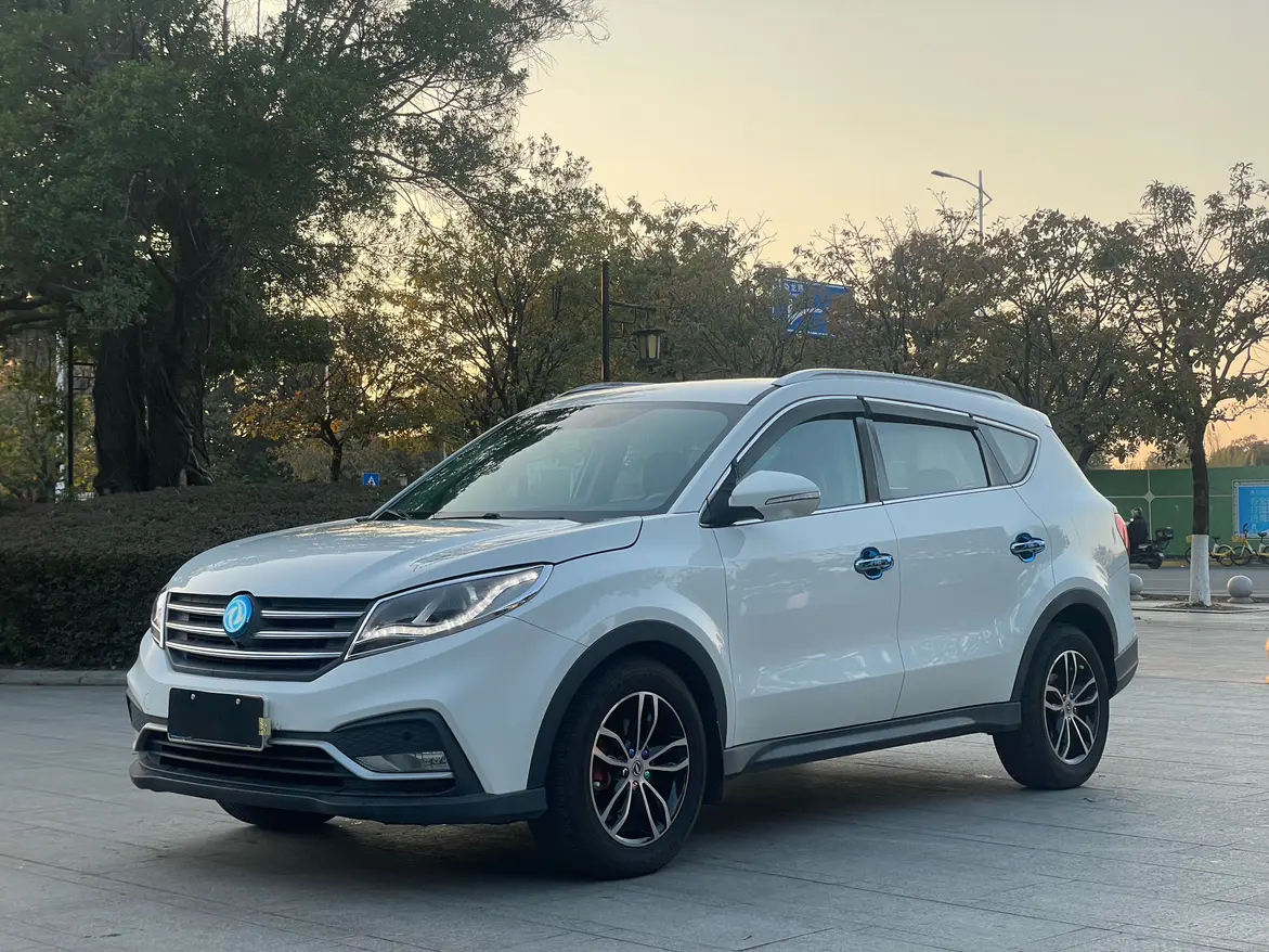 Dongfeng Fengon 580  из Китая