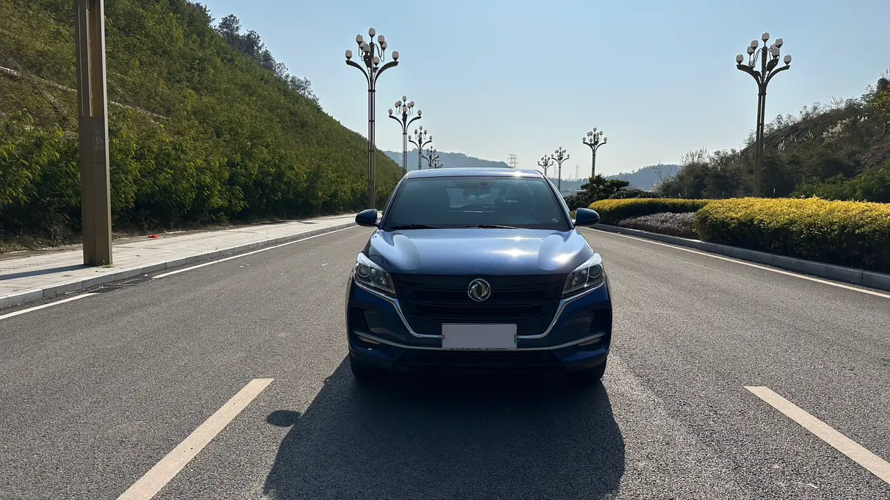 Dongfeng Fengon 500  из Китая