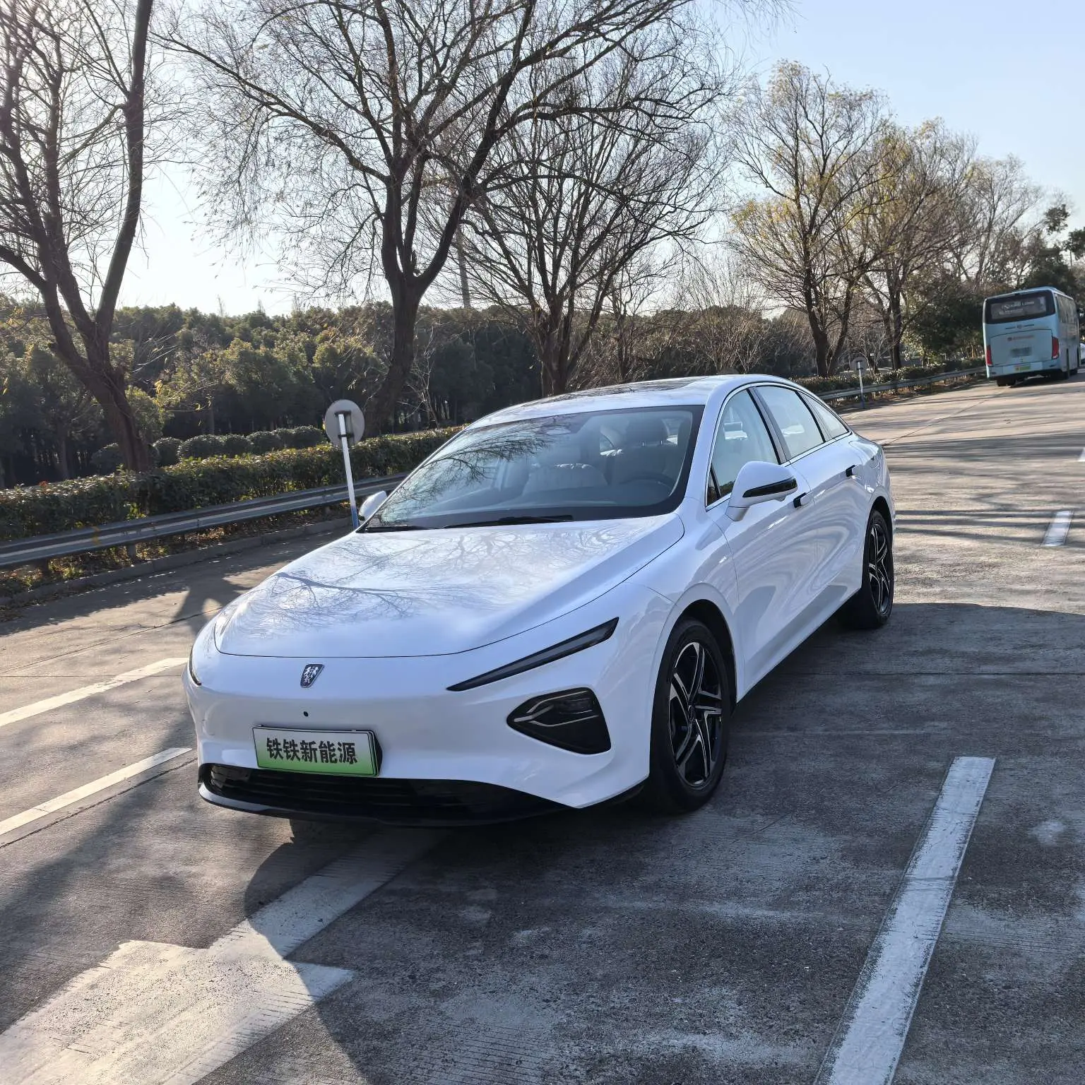 Roewe D7 EV  из Китая
