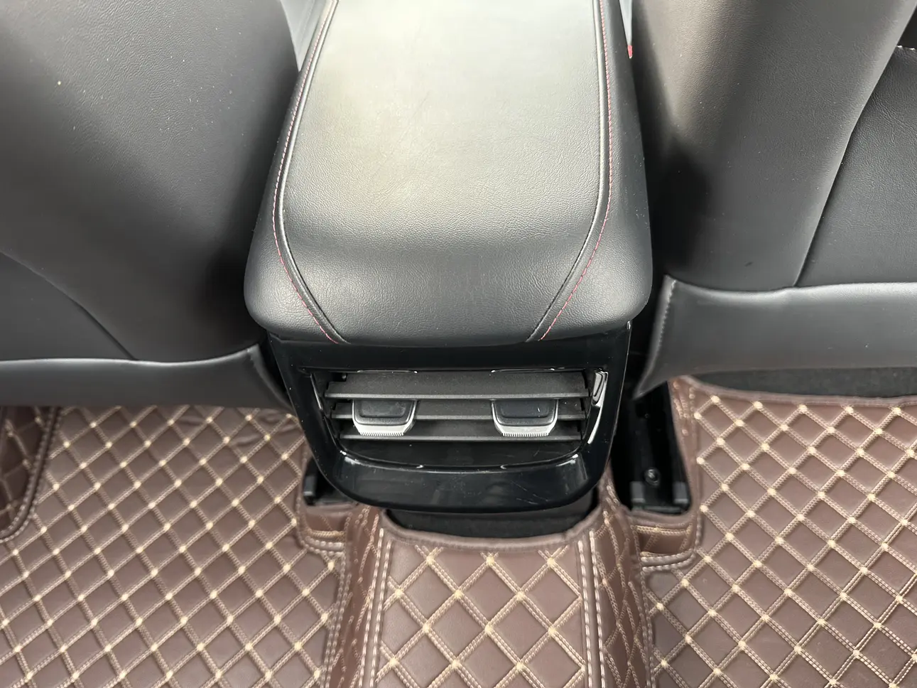 Roewe i5  из Китая