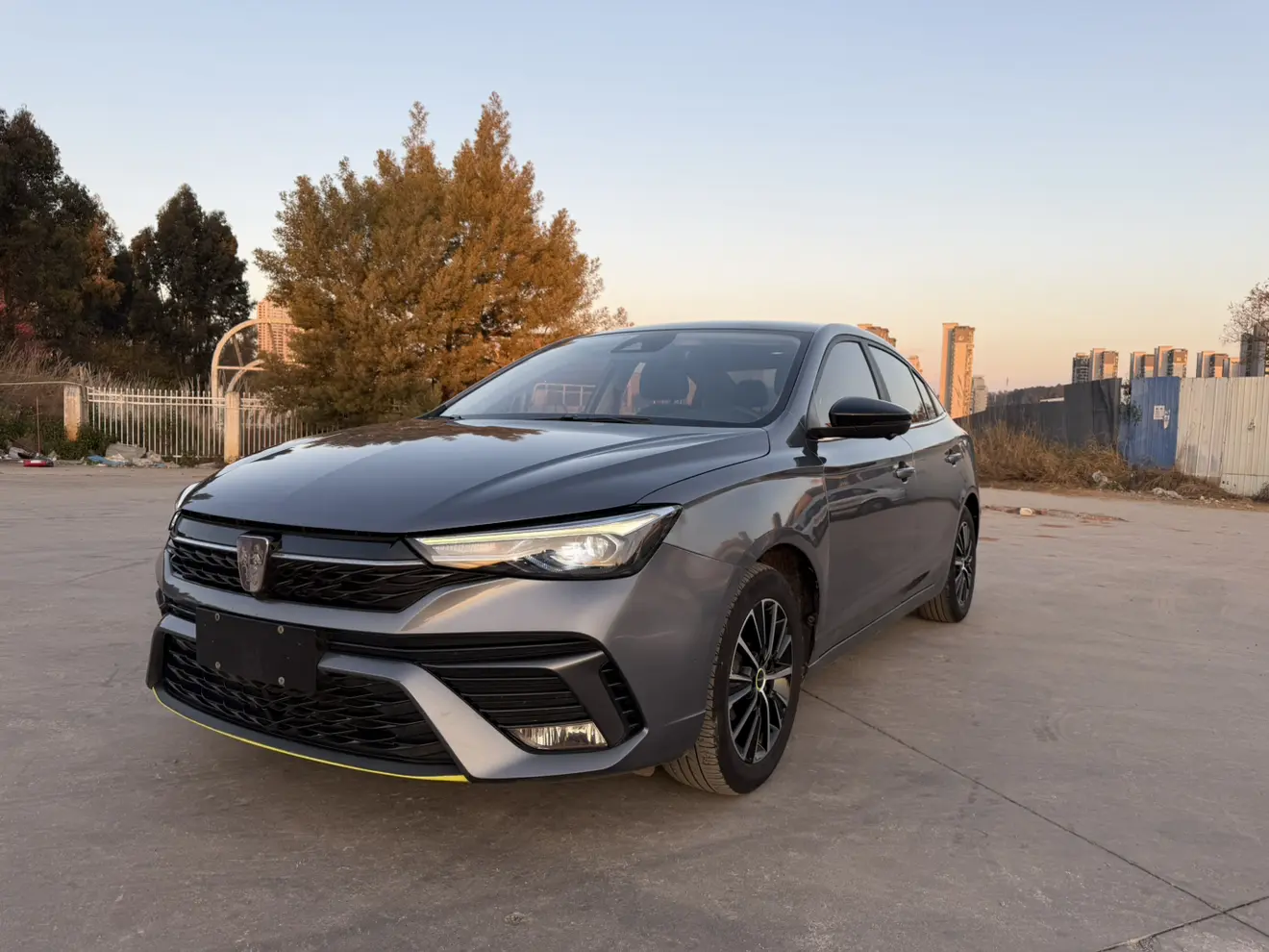 Roewe i5  из Китая