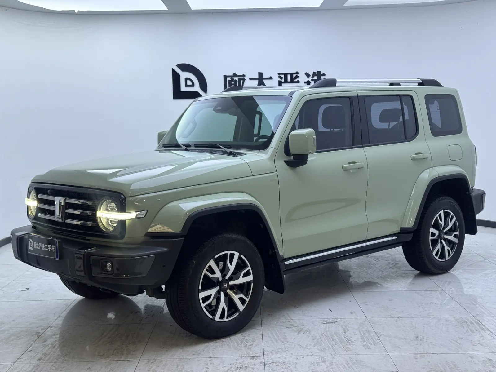 Tank 300  из Китая