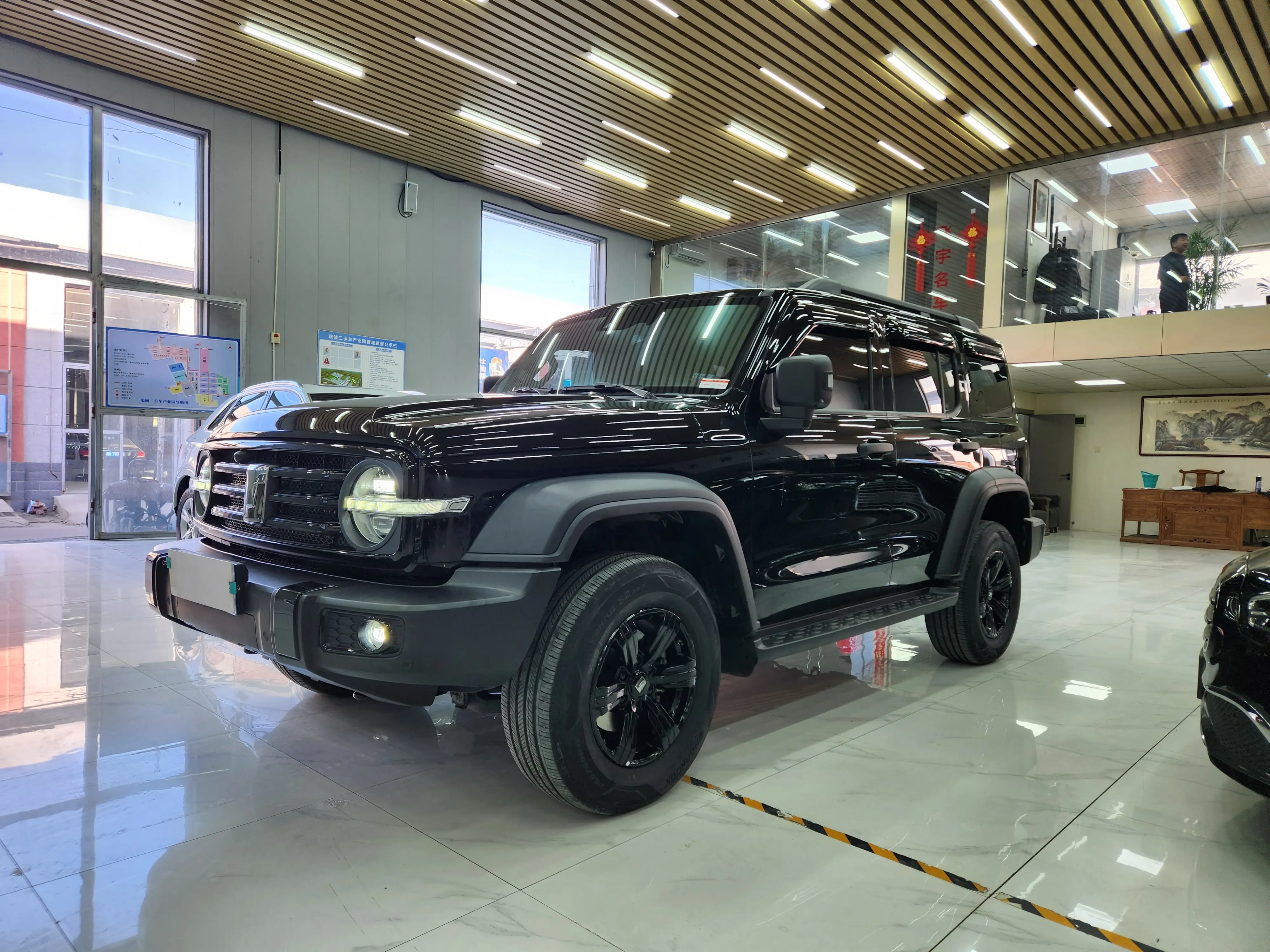 Tank 300  из Китая