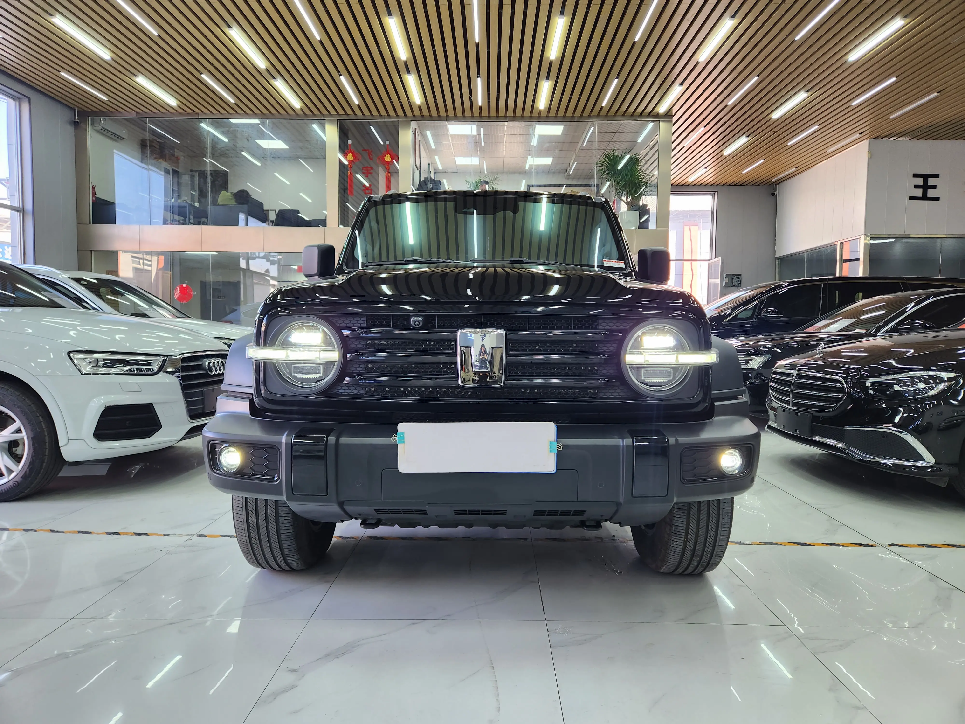 Tank 300  из Китая