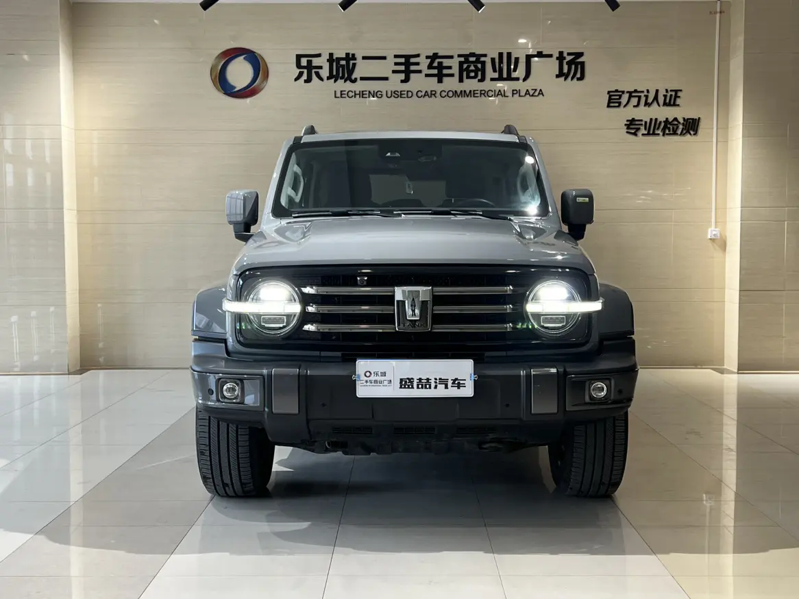 Tank 300  из Китая