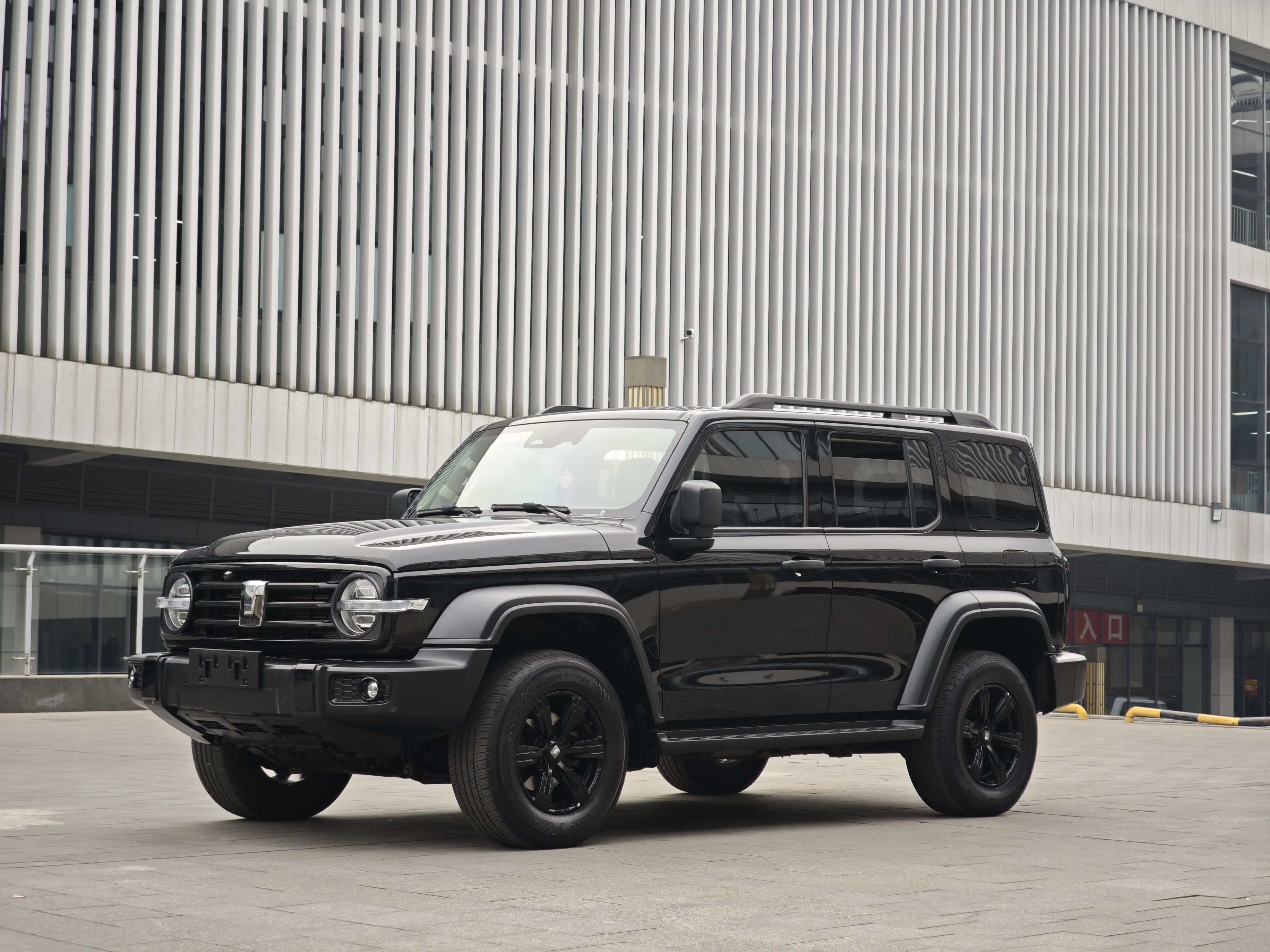 Tank 300  из Китая