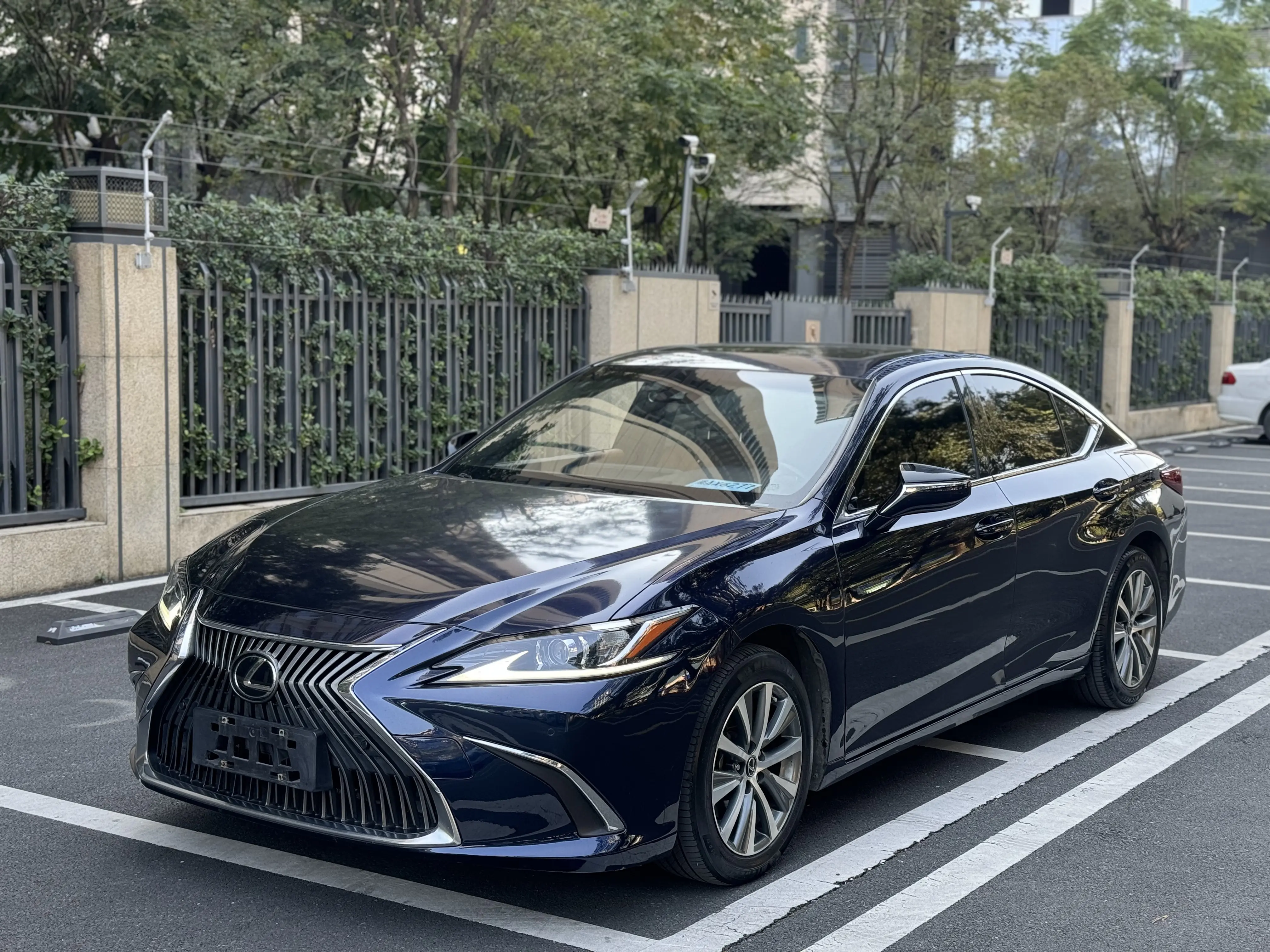 Lexus ES  из Китая