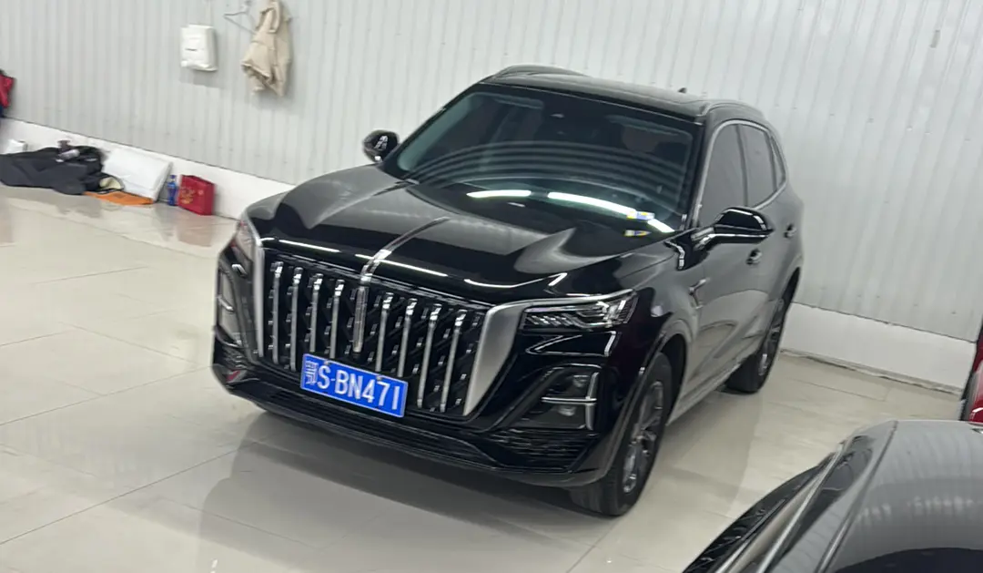 Hongqi HS5  из Китая