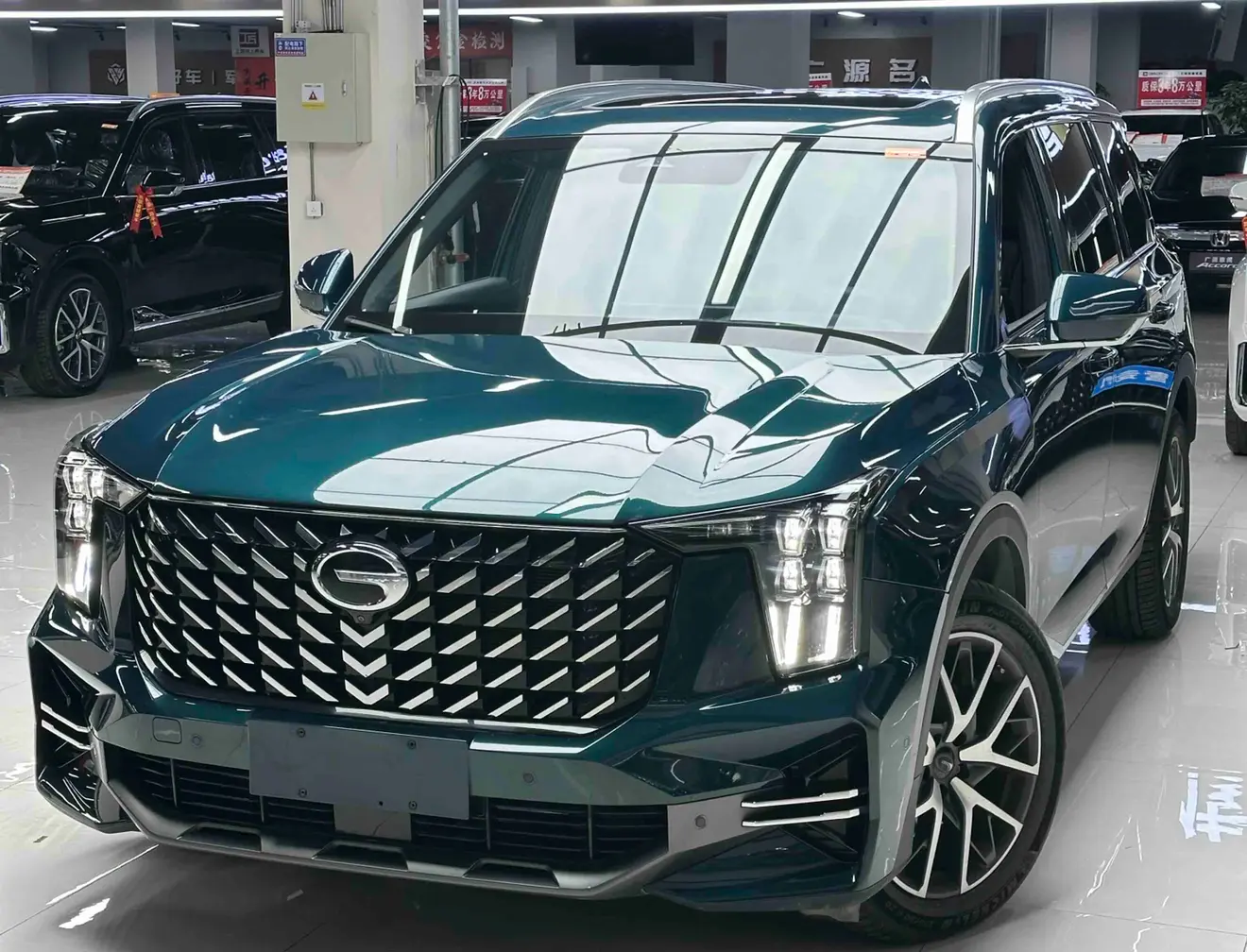 GAC Trumpchi GS8  из Китая