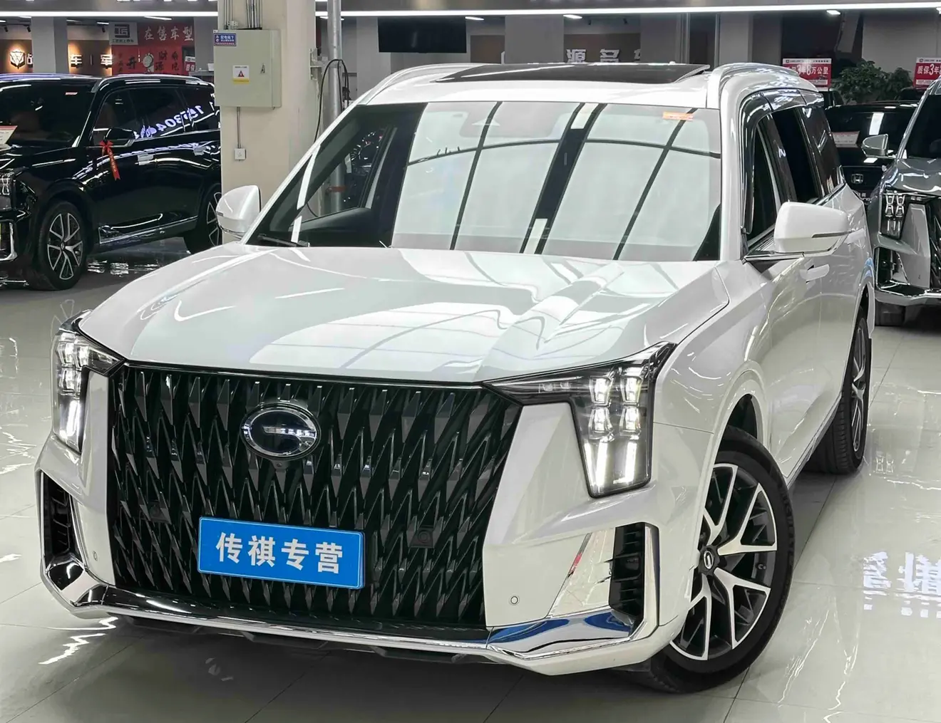 GAC Trumpchi GS8  из Китая