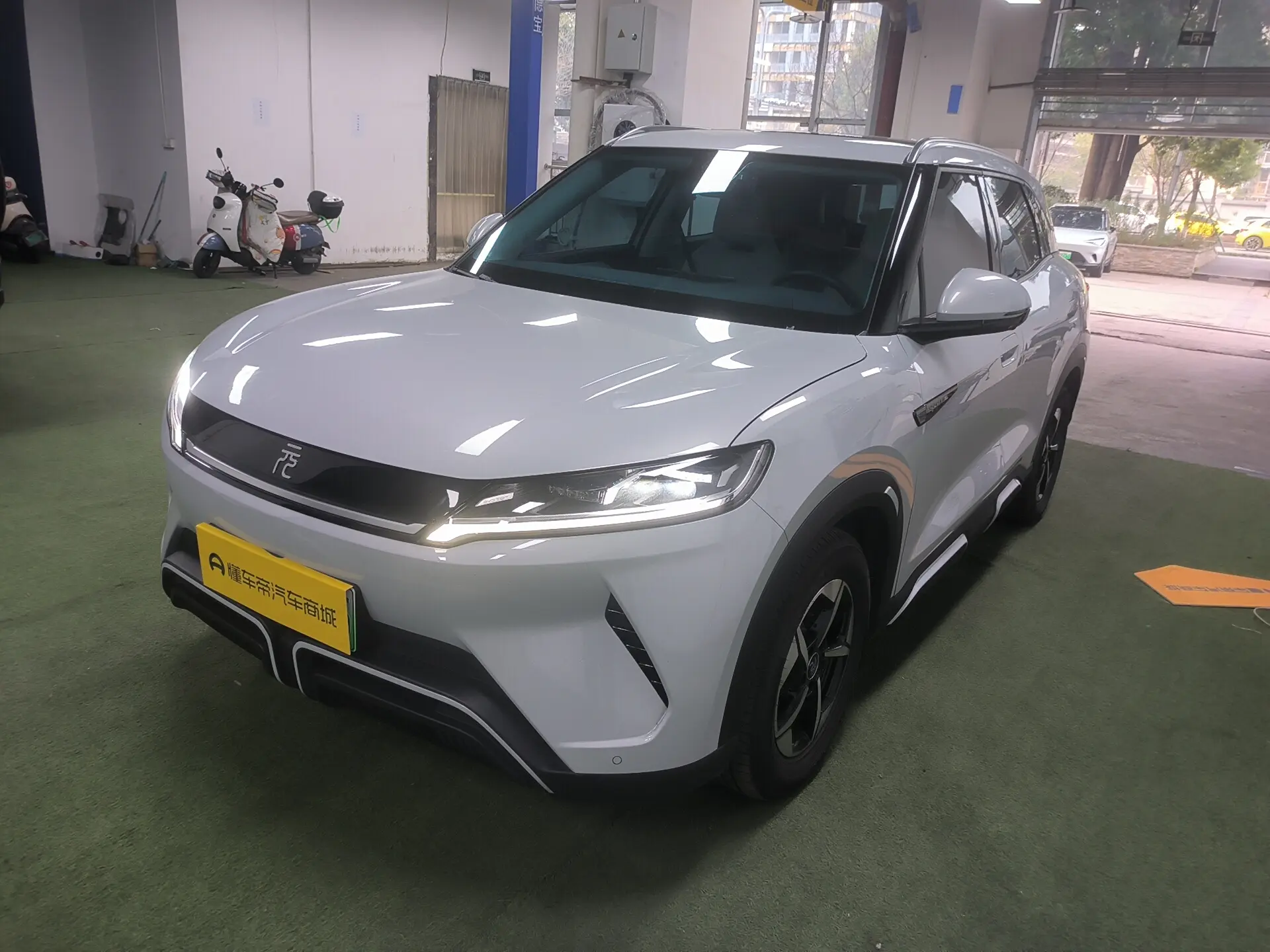 BYD Yuan UP  из Китая