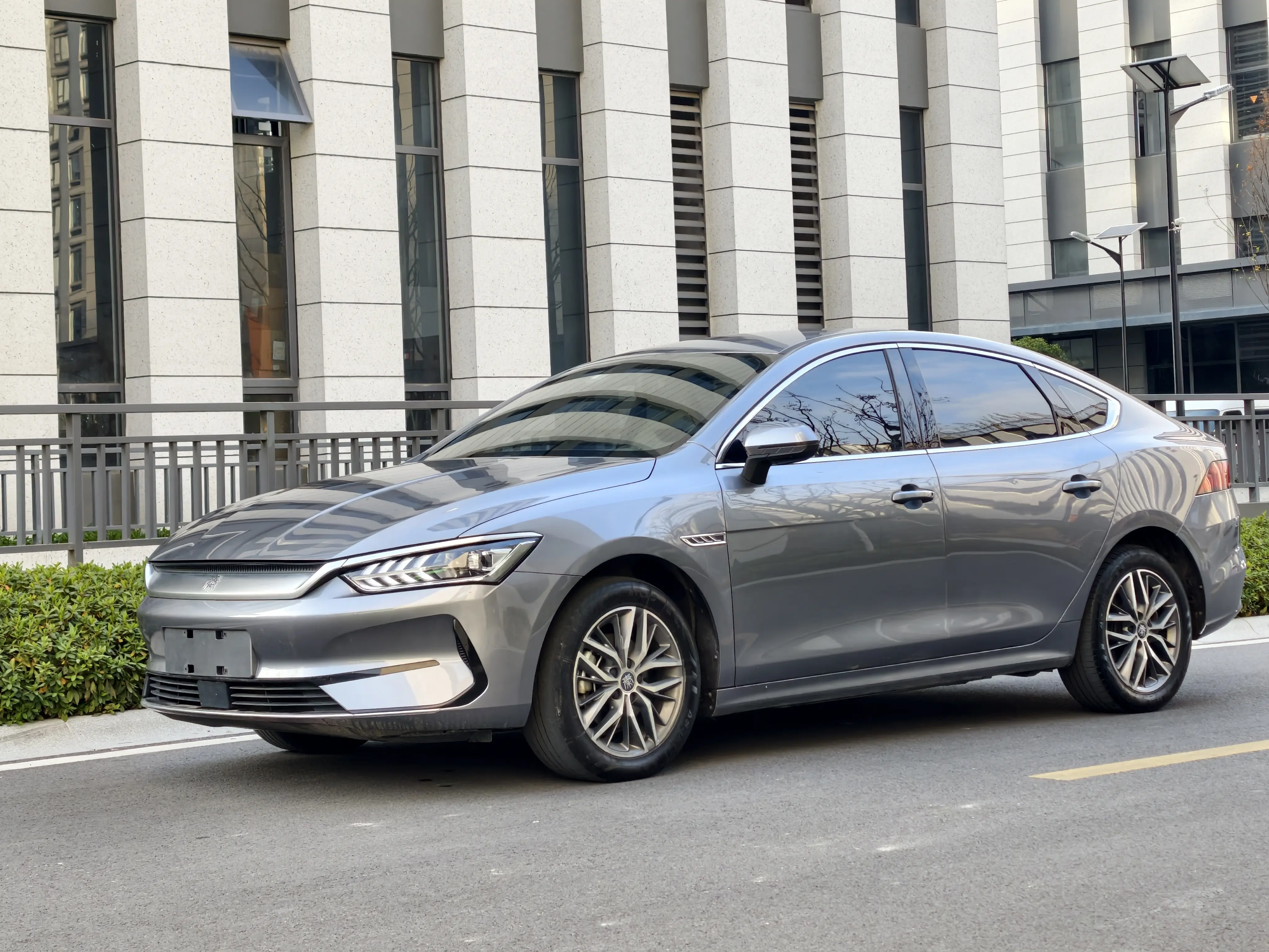 BYD Qin PLUS EV  из Китая