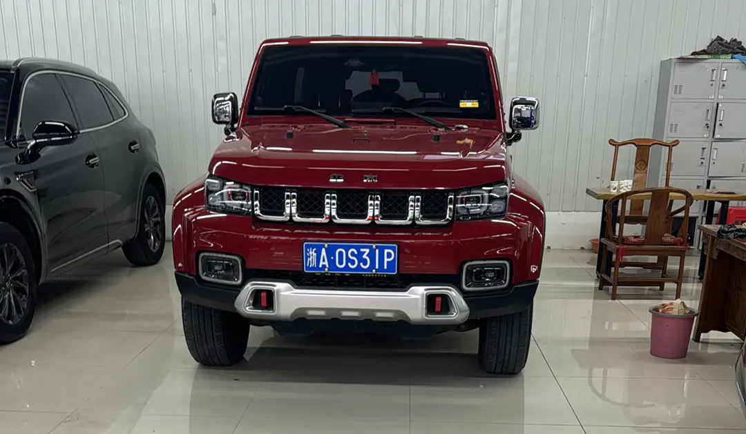 BAIC Beijing Off-road BJ40  из Китая