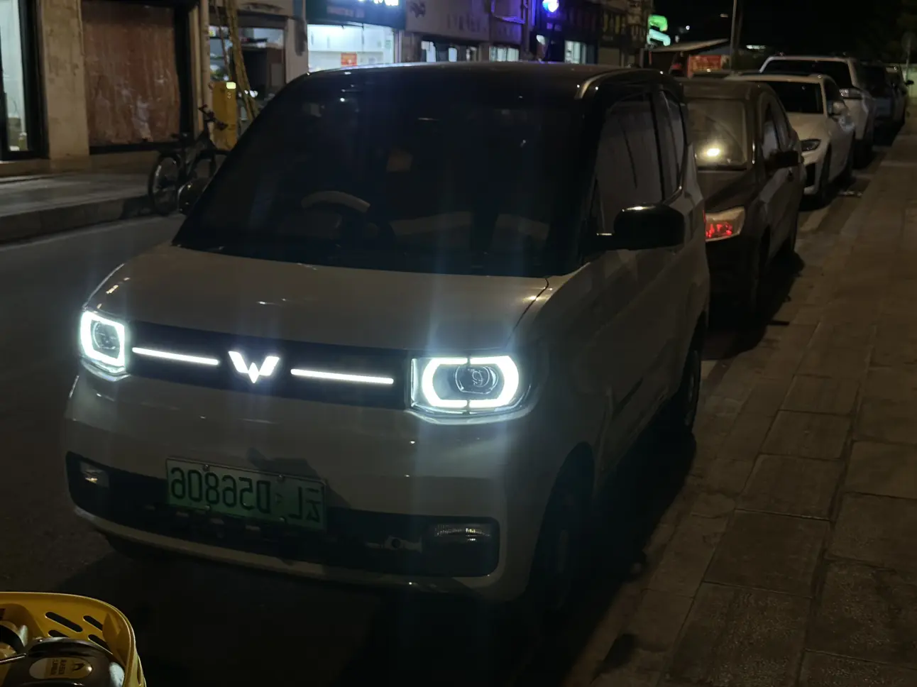 Wuling Hongguang MINIEV  из Китая
