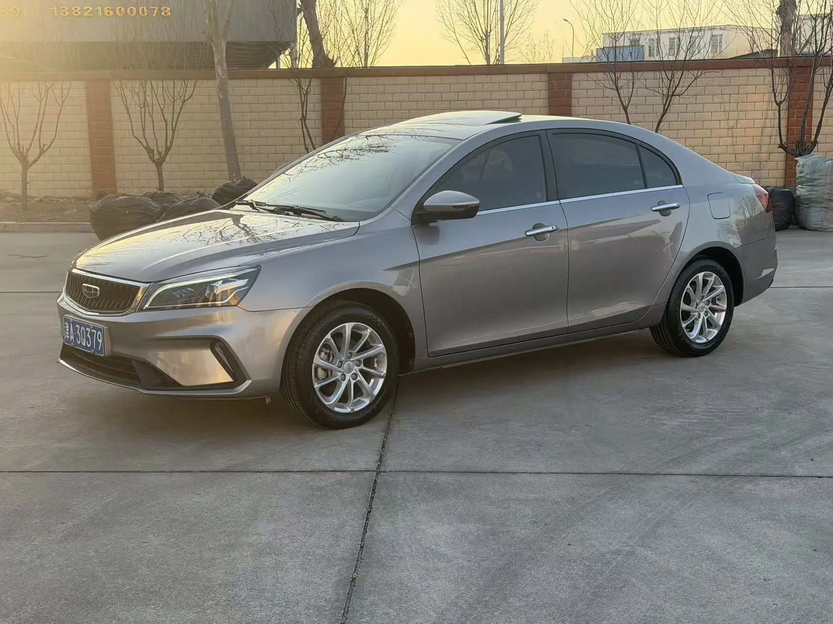 Geely Emgrand  из Китая