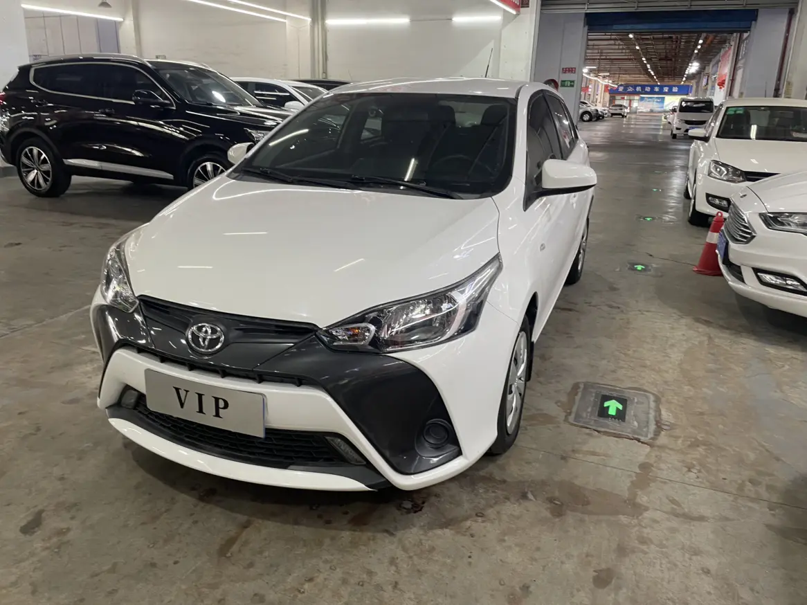 Toyota Yaris L  из Китая