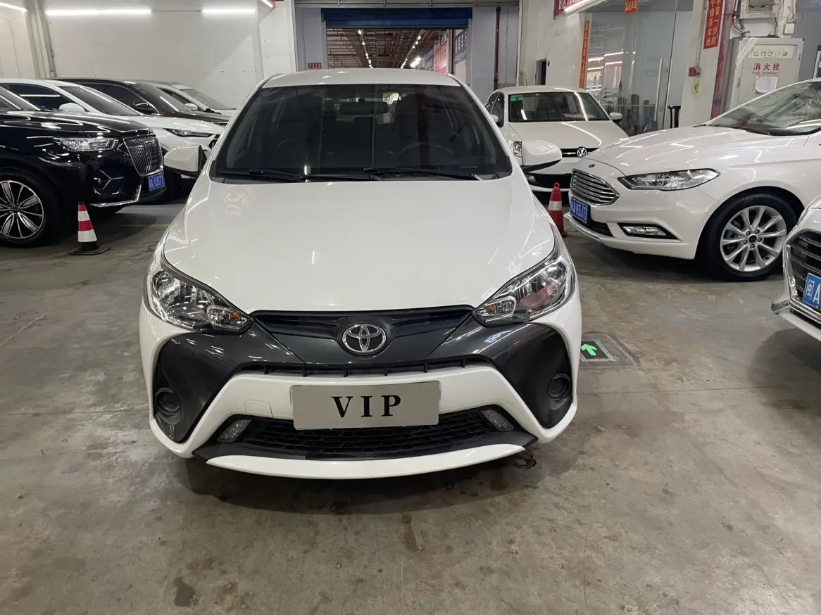 Toyota Yaris L  из Китая